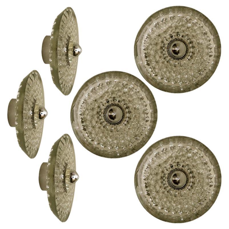Eine der fünf Putzler Wall Lights, skulpturales Glas und Chrom, 1970er Jahre im Angebot