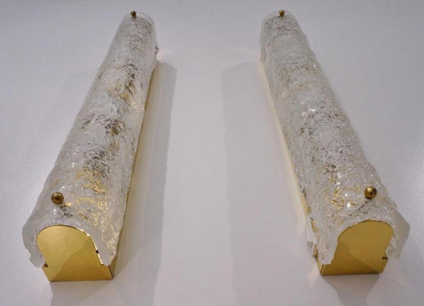 Una delle quattro lampade da parete in vetro soffiato di Murano e ottone di Hillebrand in vendita 1