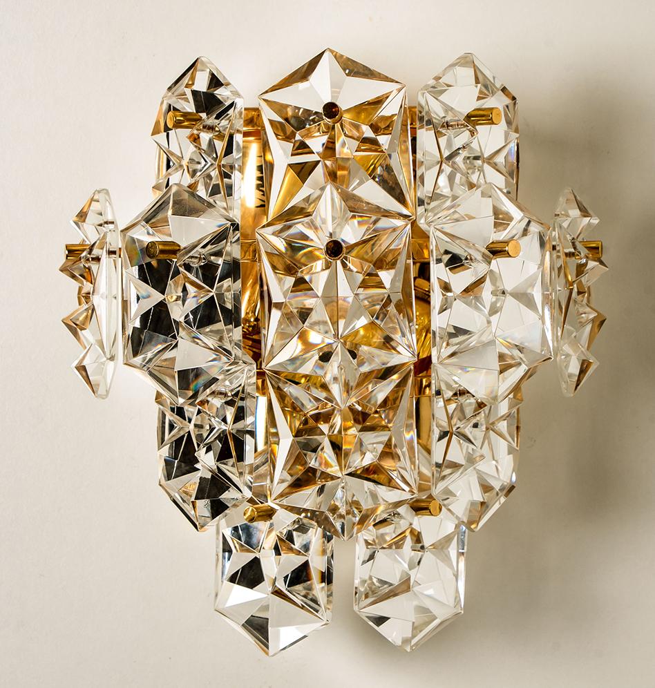 Einer der beiden großen vergoldetem Messing facettierten Kristall Wandleuchten Kinkeldey im Angebot 3