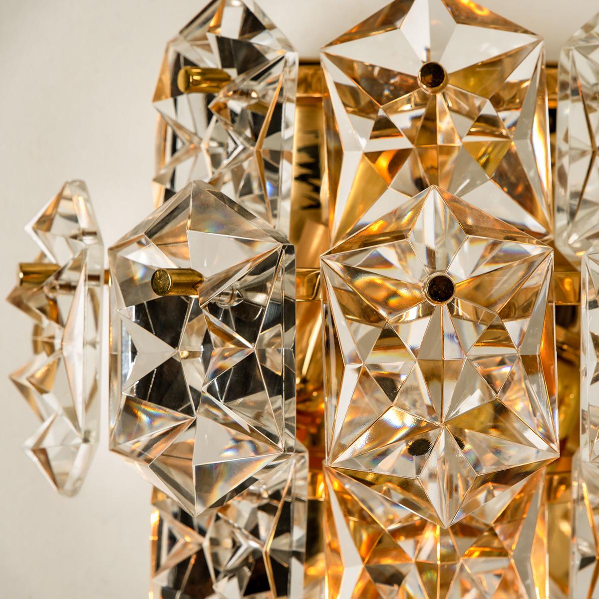 Einer der beiden großen vergoldetem Messing facettierten Kristall Wandleuchten Kinkeldey im Angebot 4