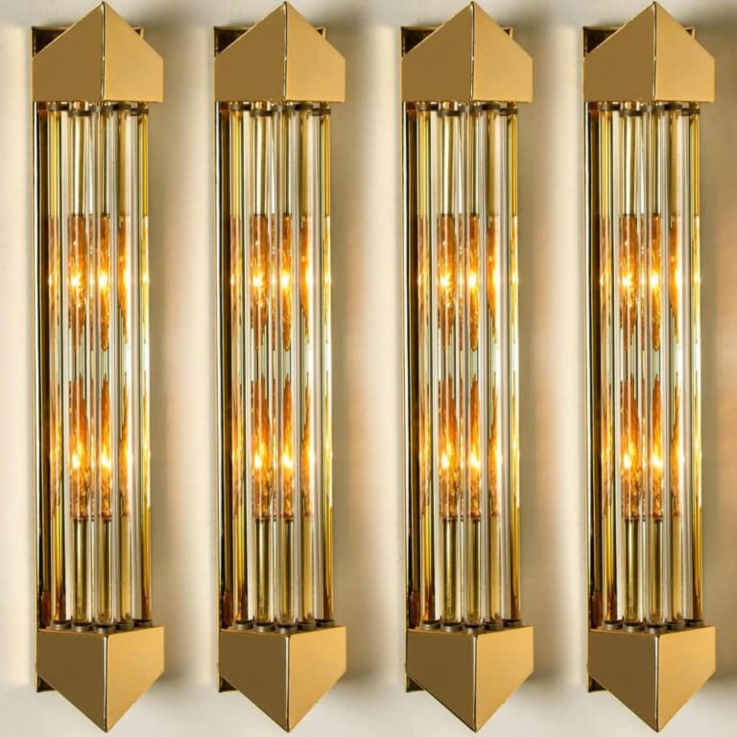 Plaqué L'une des quatre grandes appliques de style Venini en verre de Murano et laiton doré, Italie en vente