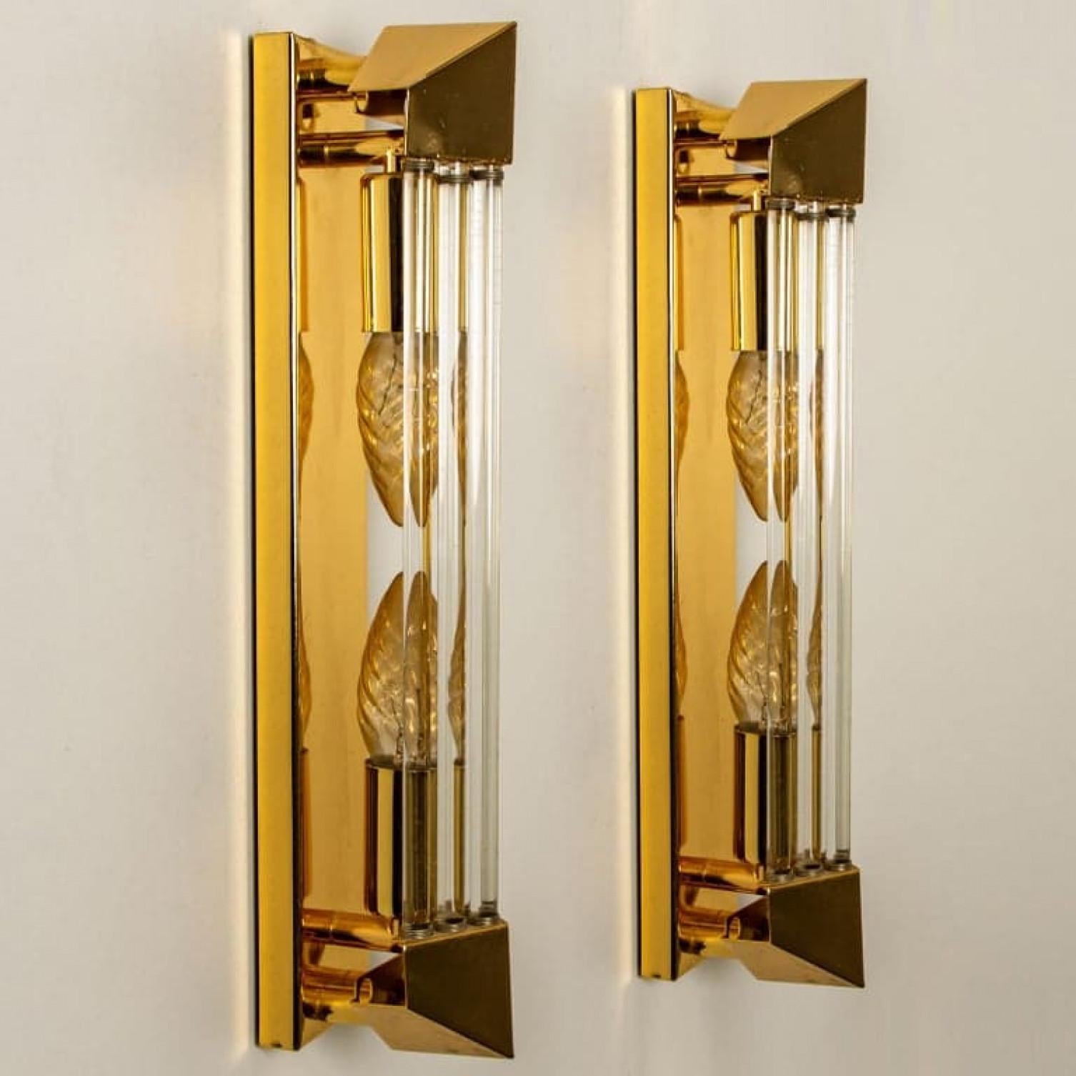 One of the Four Large Venini Style Murano Glass and Gilt Brass Sconces, Italy In Good Condition For Sale In Rijssen, NL