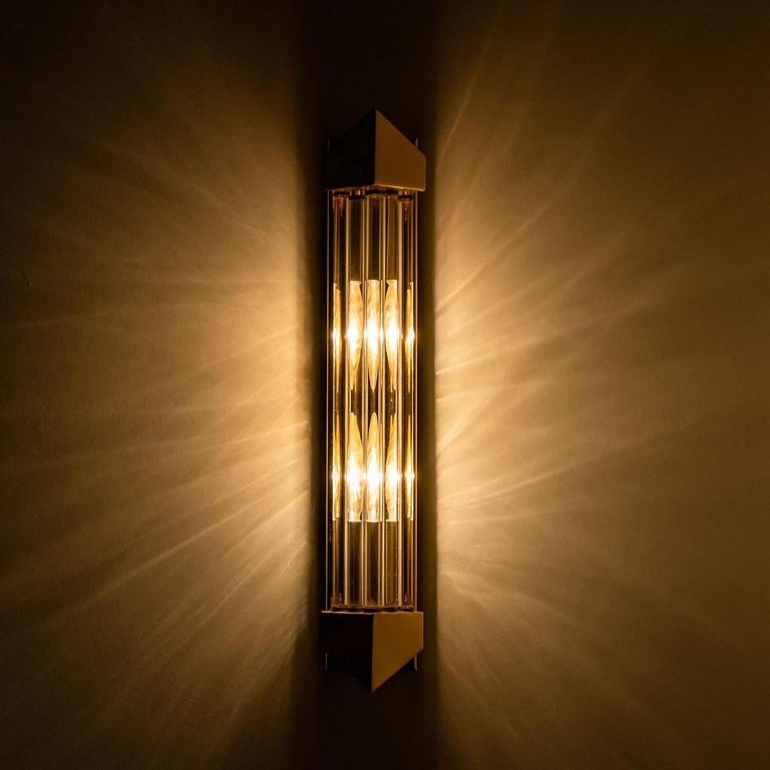 One of the Four Large Venini Style Murano Glass and Gilt Brass Sconces, Italy For Sale 1