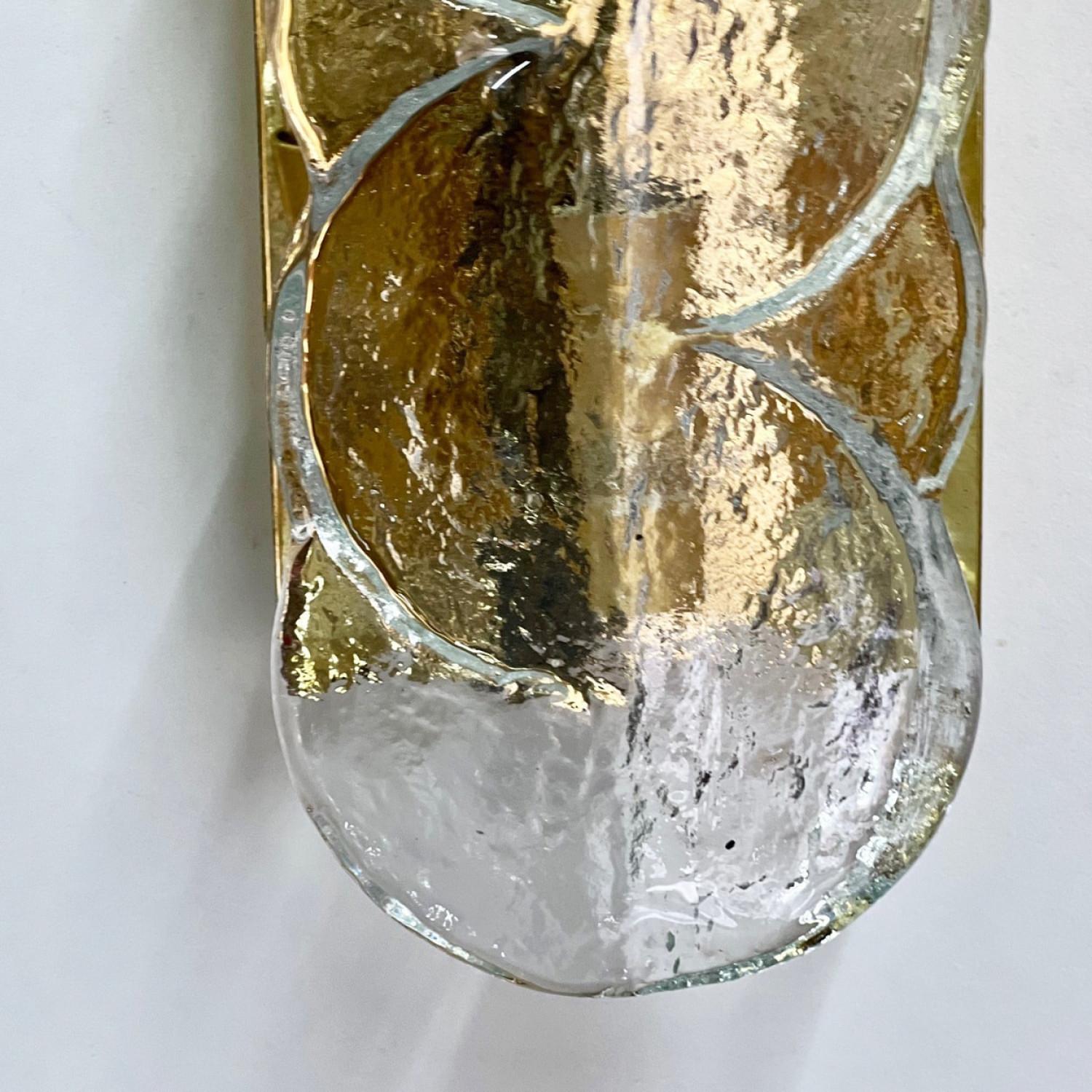 Uno de los Cuatro Pares de Apliques de Cristal Transparente Remolino de Cítricos de J.T. Kalmar en venta 2