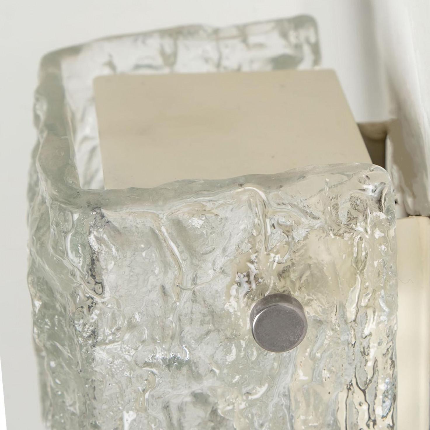 Uno De Los Cuatro Apliques Cromados De Cristal Texturizado Rock J.T. Kalmar, década de 1960 Metal en venta