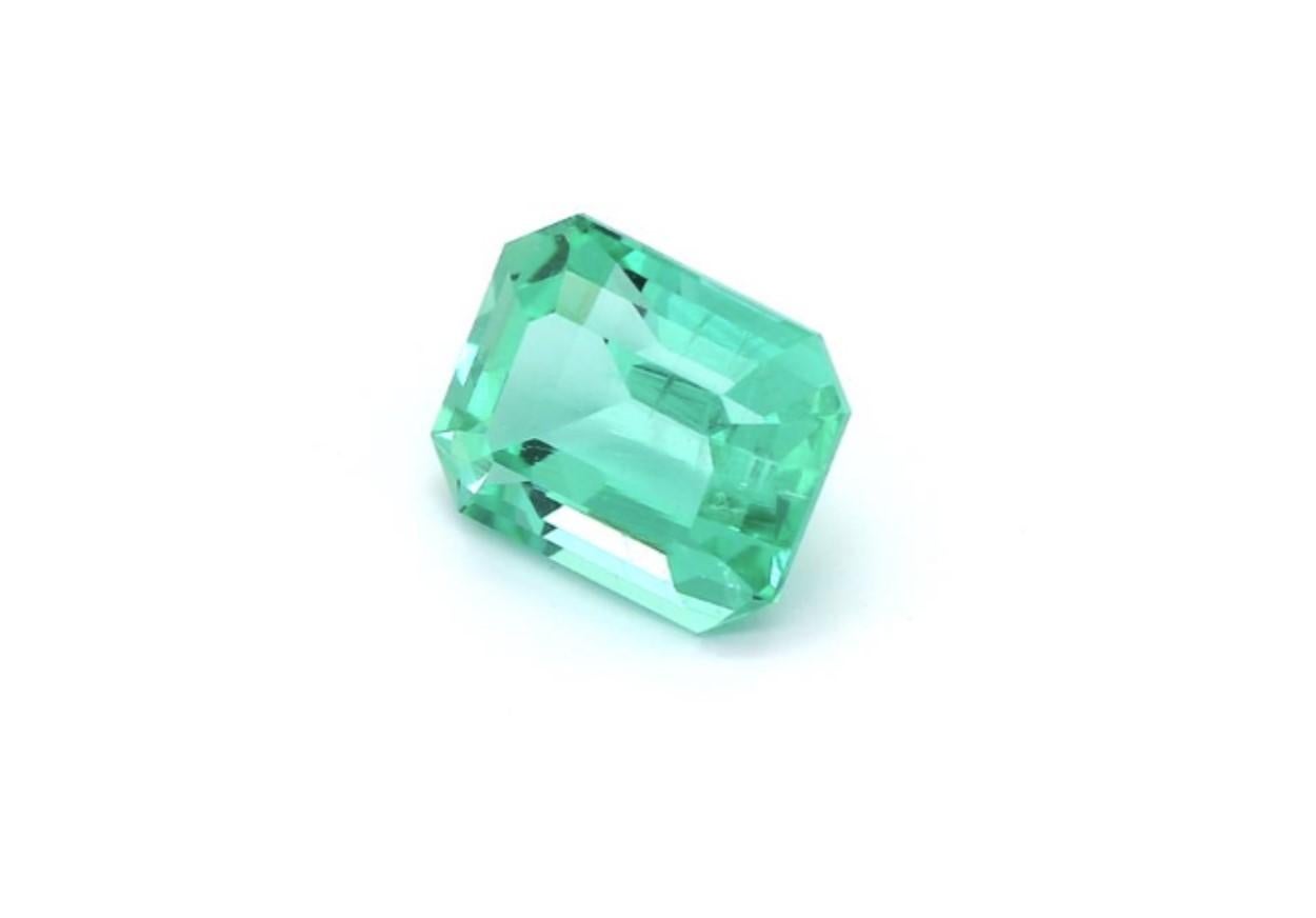 An exceptional Neon Green color No Oil Clean Russian Emerald  which allows jewelers to create a unique piece of wearable art.
This exceptional quality gemstone would make a custom-made jewelry design. Perfect for a Ring or Pendant.

Shape -