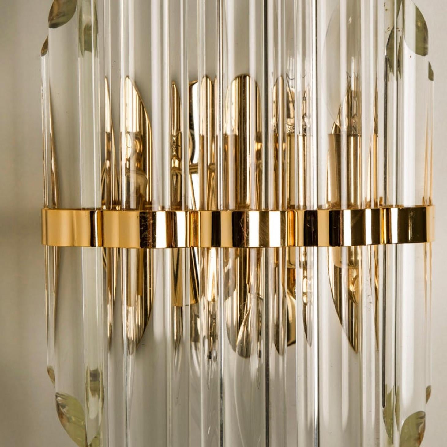 One of the Seven Large Venini Style Murano Glass and Gilt Brass Sconces, Italy For Sale 3