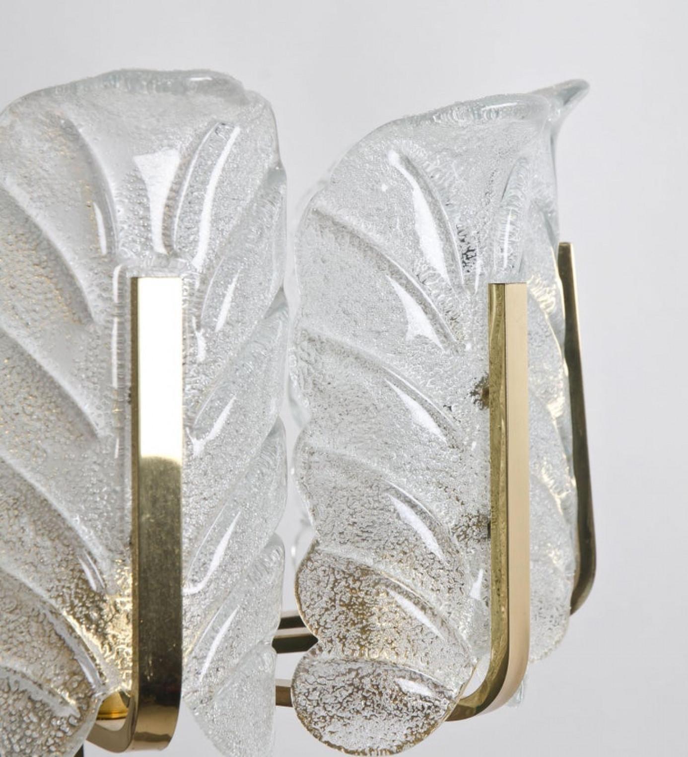 One of the Six Large Fagerlund Glass Leaves Brass Chandelier by Orrefors, 1960s In Good Condition For Sale In Rijssen, NL