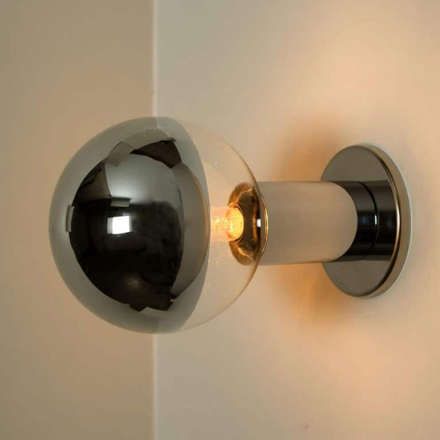 Allemand L'une des six lampes murales/appliques à encastrer de Motoko Ishii pour Staff, années 1970 en vente