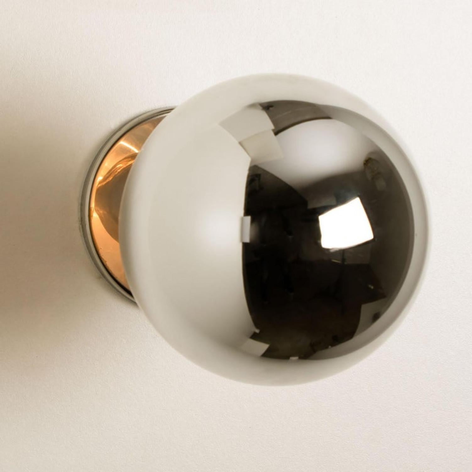 Fin du 20e siècle L'une des six lampes murales/appliques à encastrer de Motoko Ishii pour Staff, années 1970 en vente