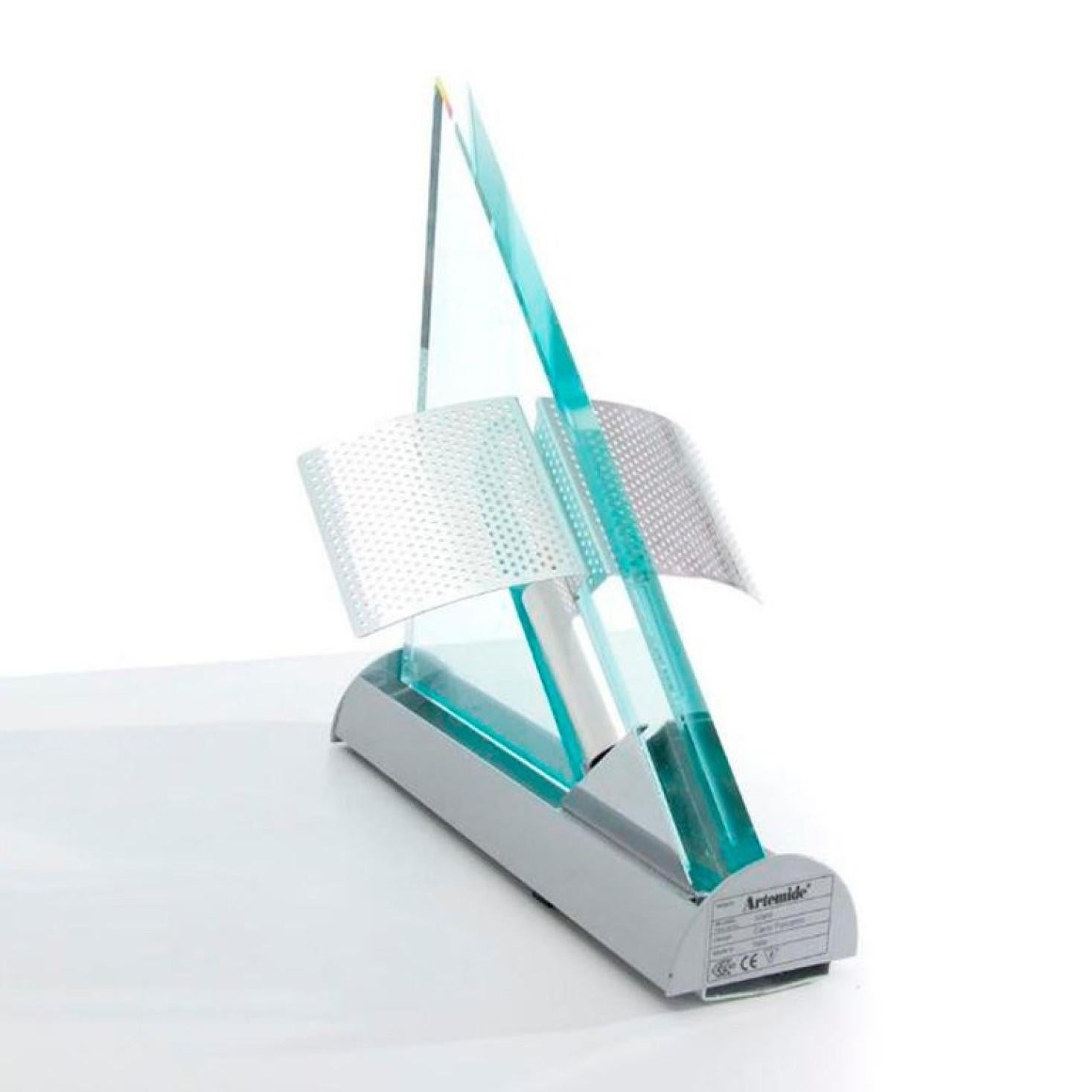 One of the Ten Glass Aluminium Triangle Shaped Wall Lights, Artemide, 1984 For Sale 5