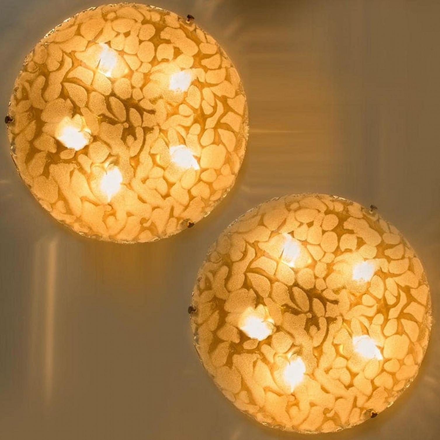 One of the Two Brass and Blown Murano Glass Wall Light or Flush Mounts, 1960s For Sale 10