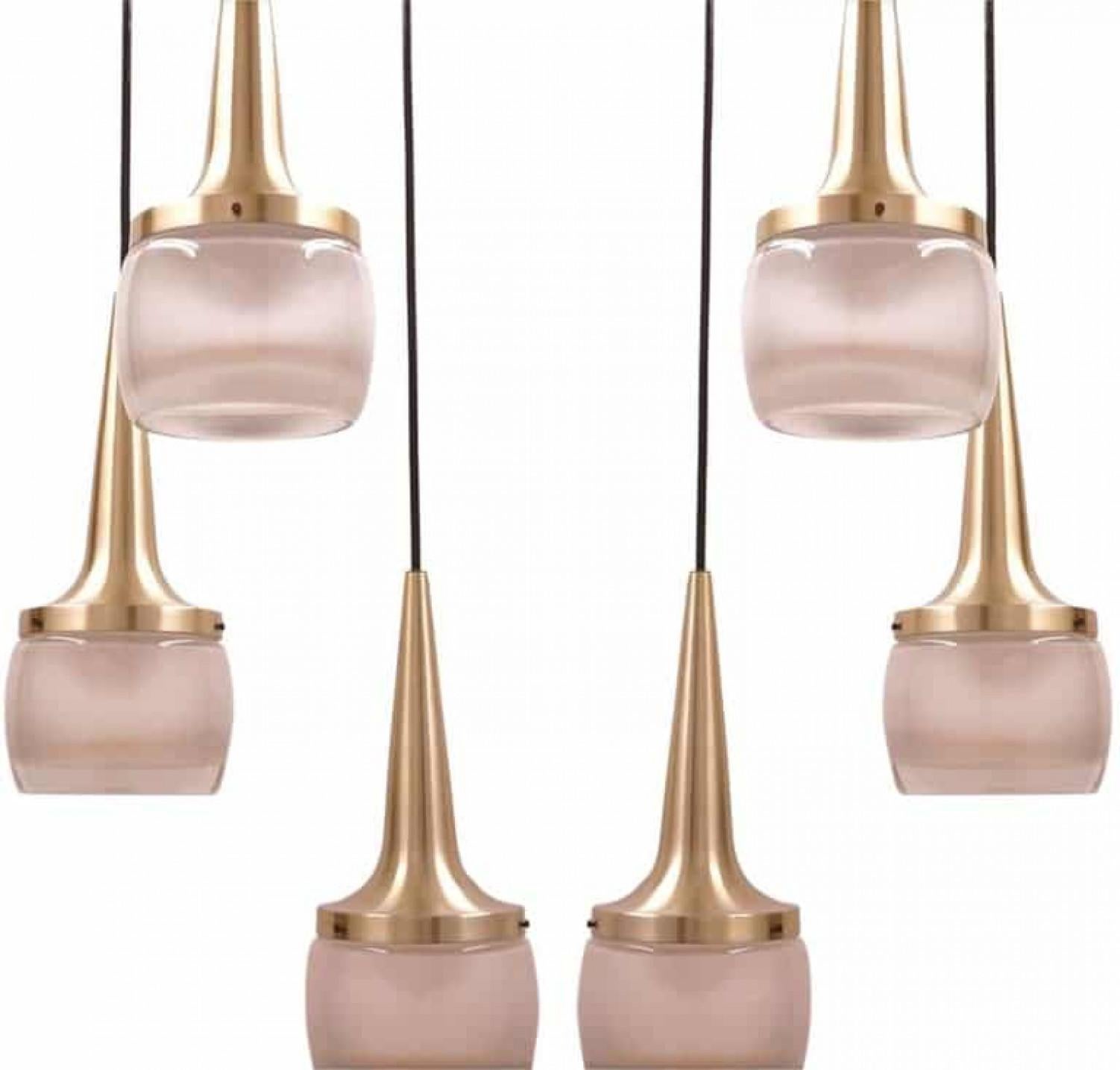 Mid-Century moderno Uno dei due apparecchi a cascata in vetro d'ottone di Staff, 1960 in vendita