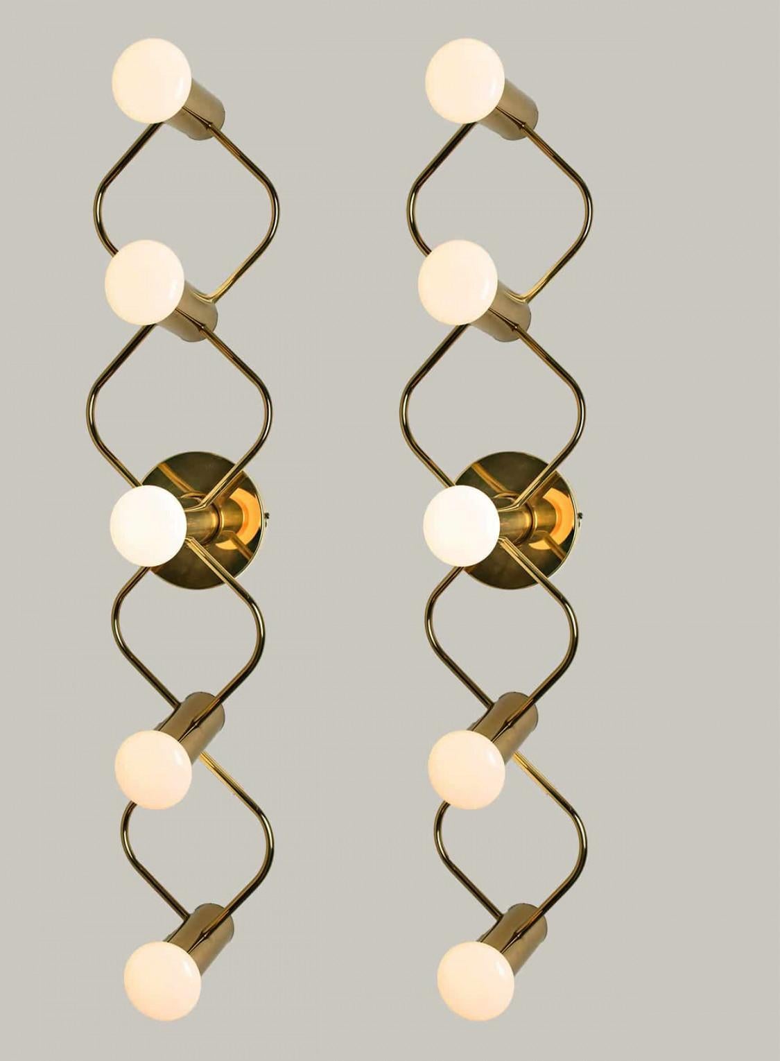 A gorgeous pair of Sciolari-style ceiling or wall lights by Leola. Made of chromed brass, Germany, 1970s.

Please notice the price is for one piece, two pieces available.

Dimensions:
Height: 6.70