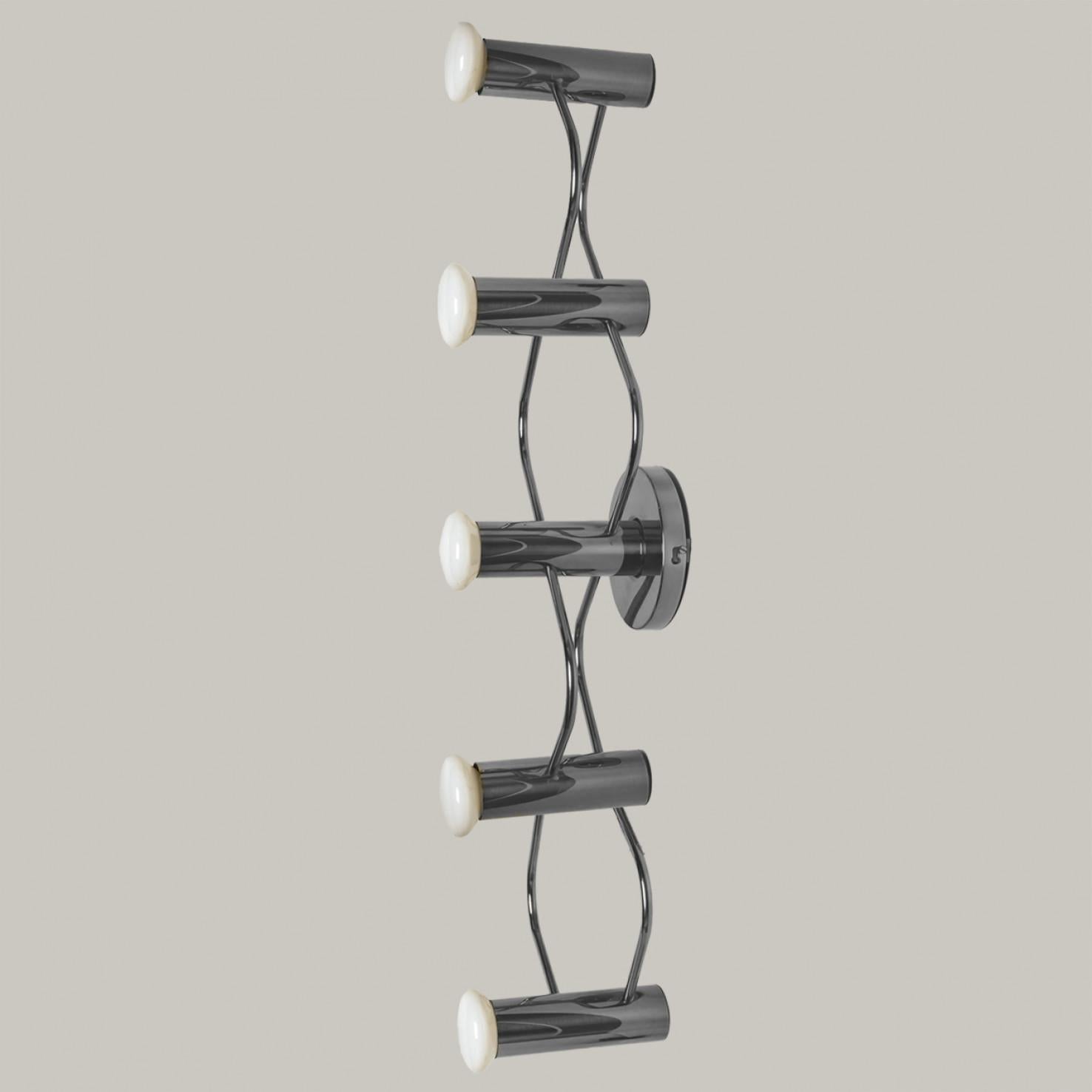 The One of the Two Chrome Wall Lights/Flush Mounts by Leola, 1970 en vente 4