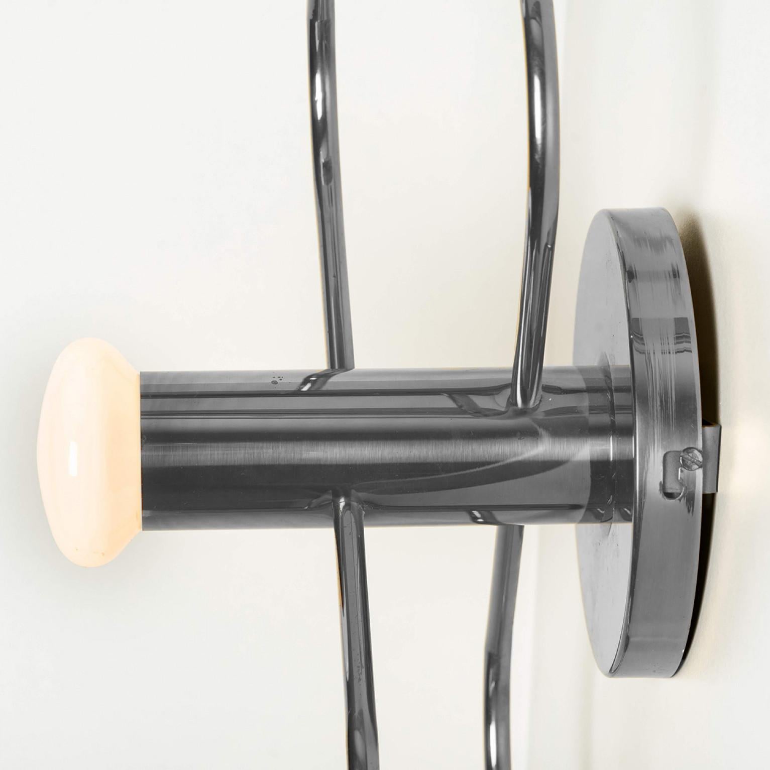The One of the Two Chrome Wall Lights/Flush Mounts by Leola, 1970 en vente 1