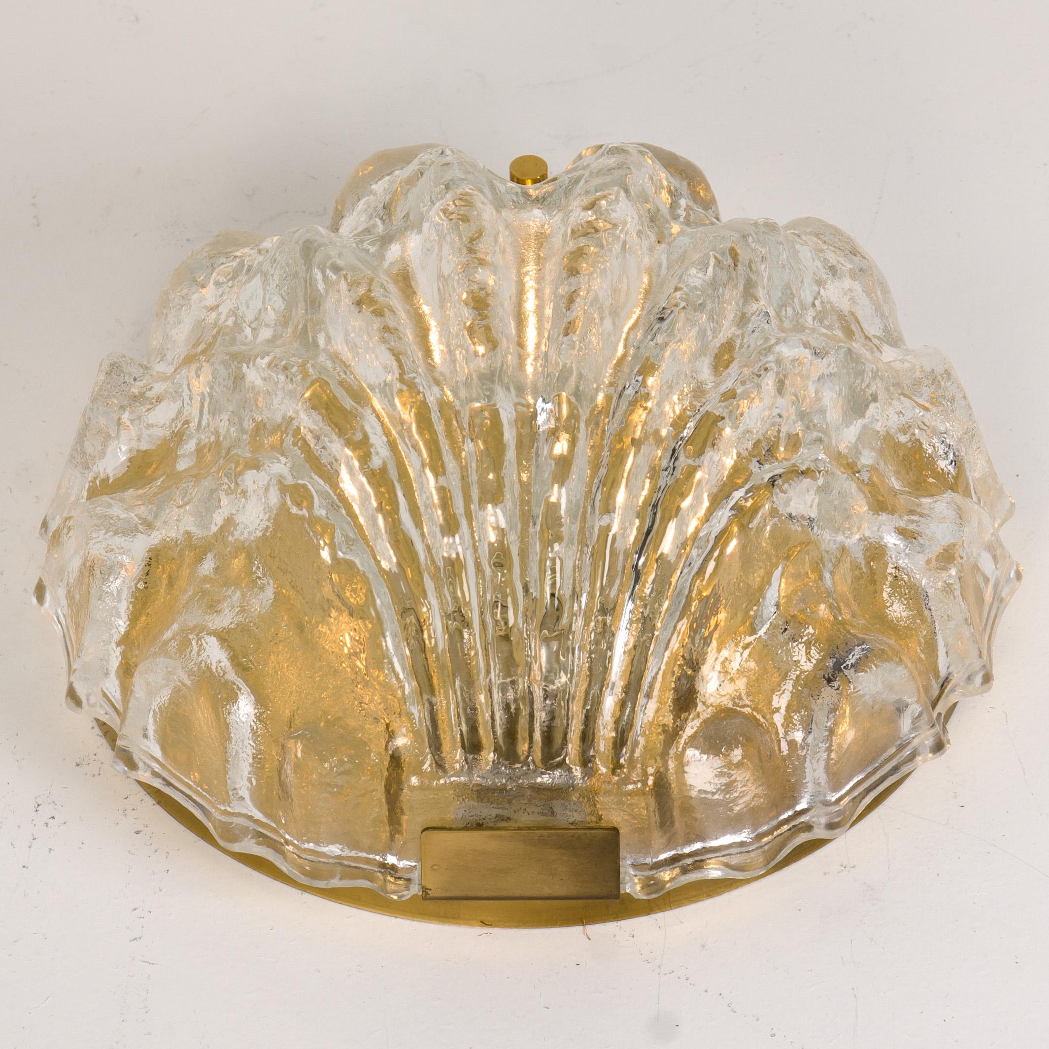 One of the Two Golden Ice Glass Shell Wall Sconces from Kalmar, 1960s 3