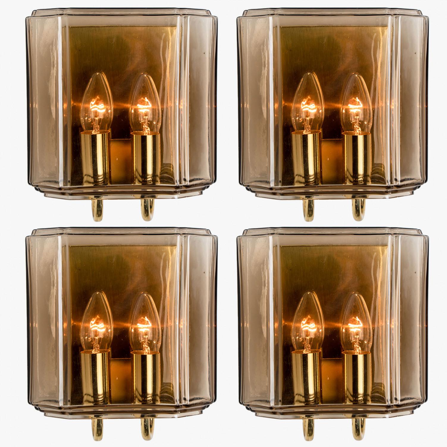 Uno de los dos pares de apliques de cristal ahumado Sconces by Glashütte Limburg, 1 Otro en venta