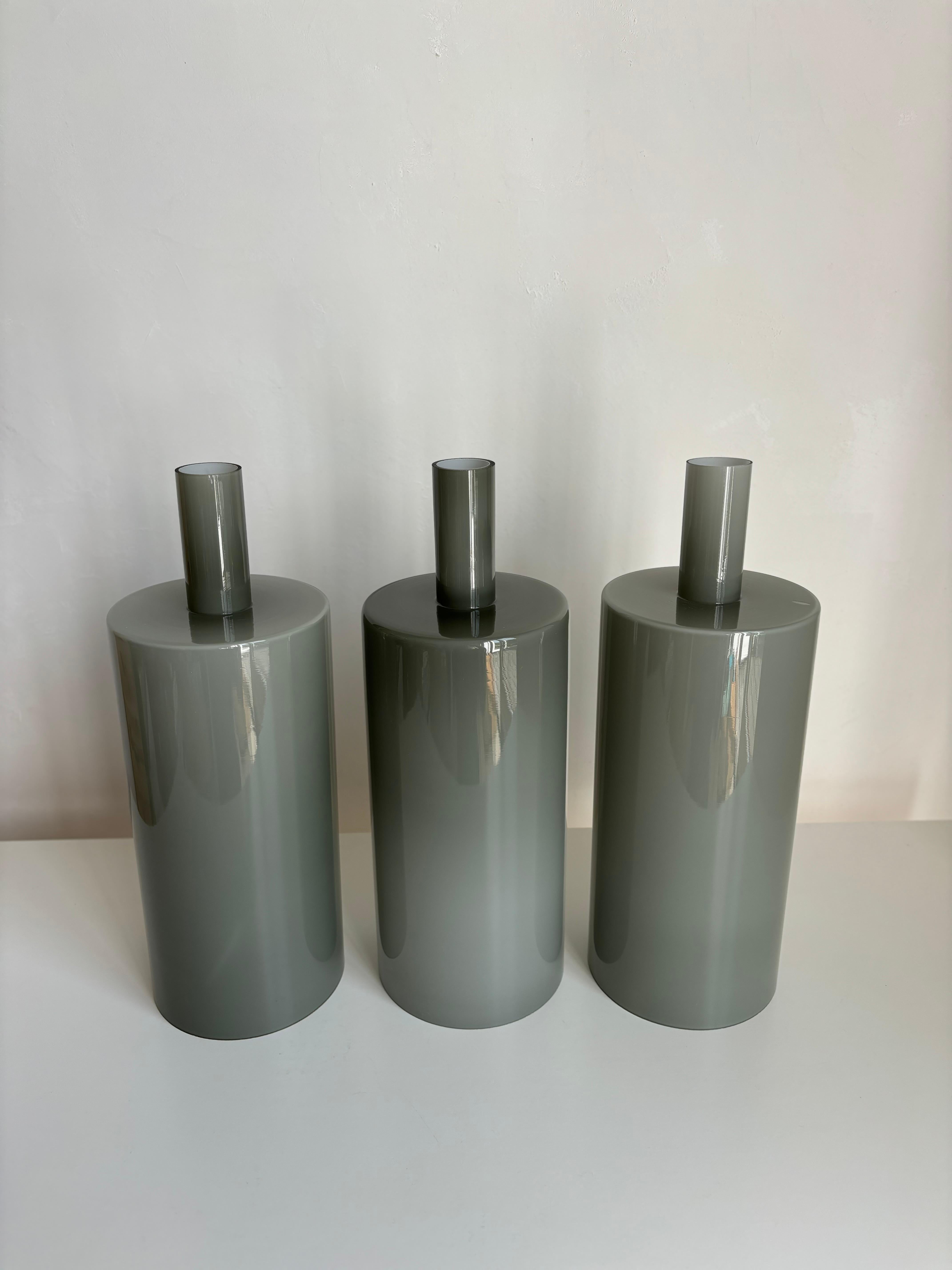 1 of 3 Ciondolo Pisa in vetro grigio Sage di Hammerborg Fog & Mørup, 1963 in vendita 3