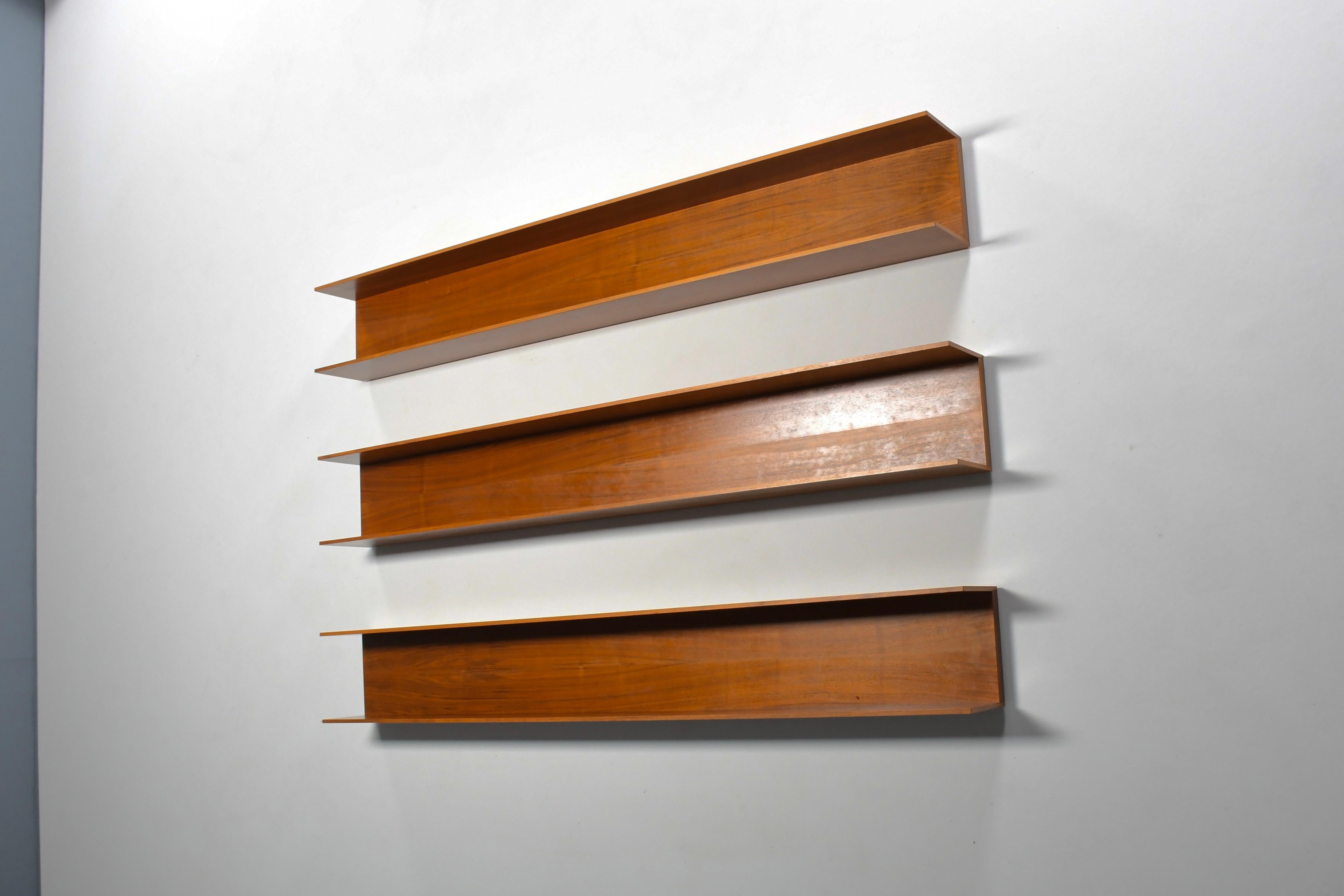 One of Three Large Teak Wall Shelves by Walter Wirz for Wilhelm Renz, 1960s In Excellent Condition In Echt, NL