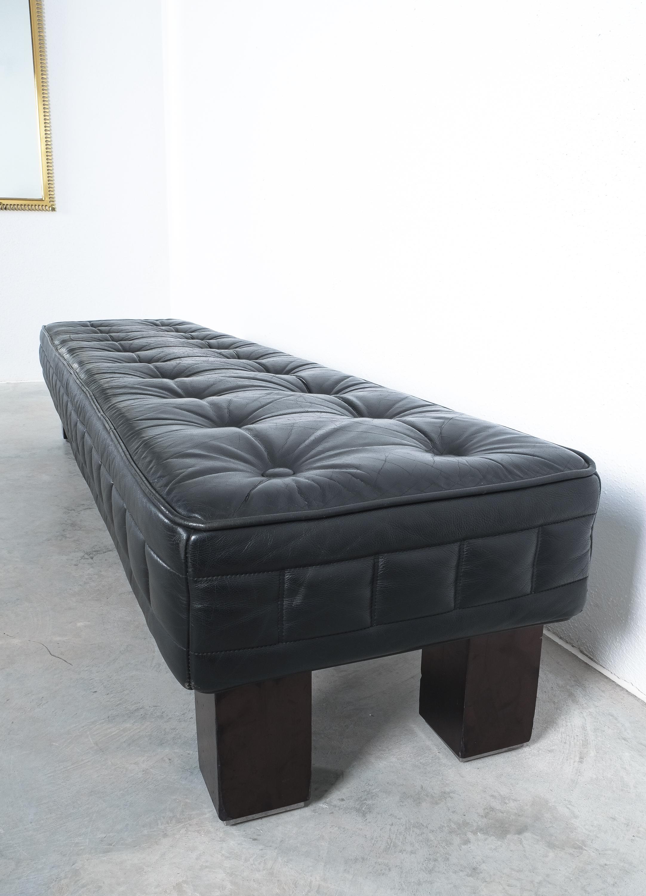 leather banquette bench