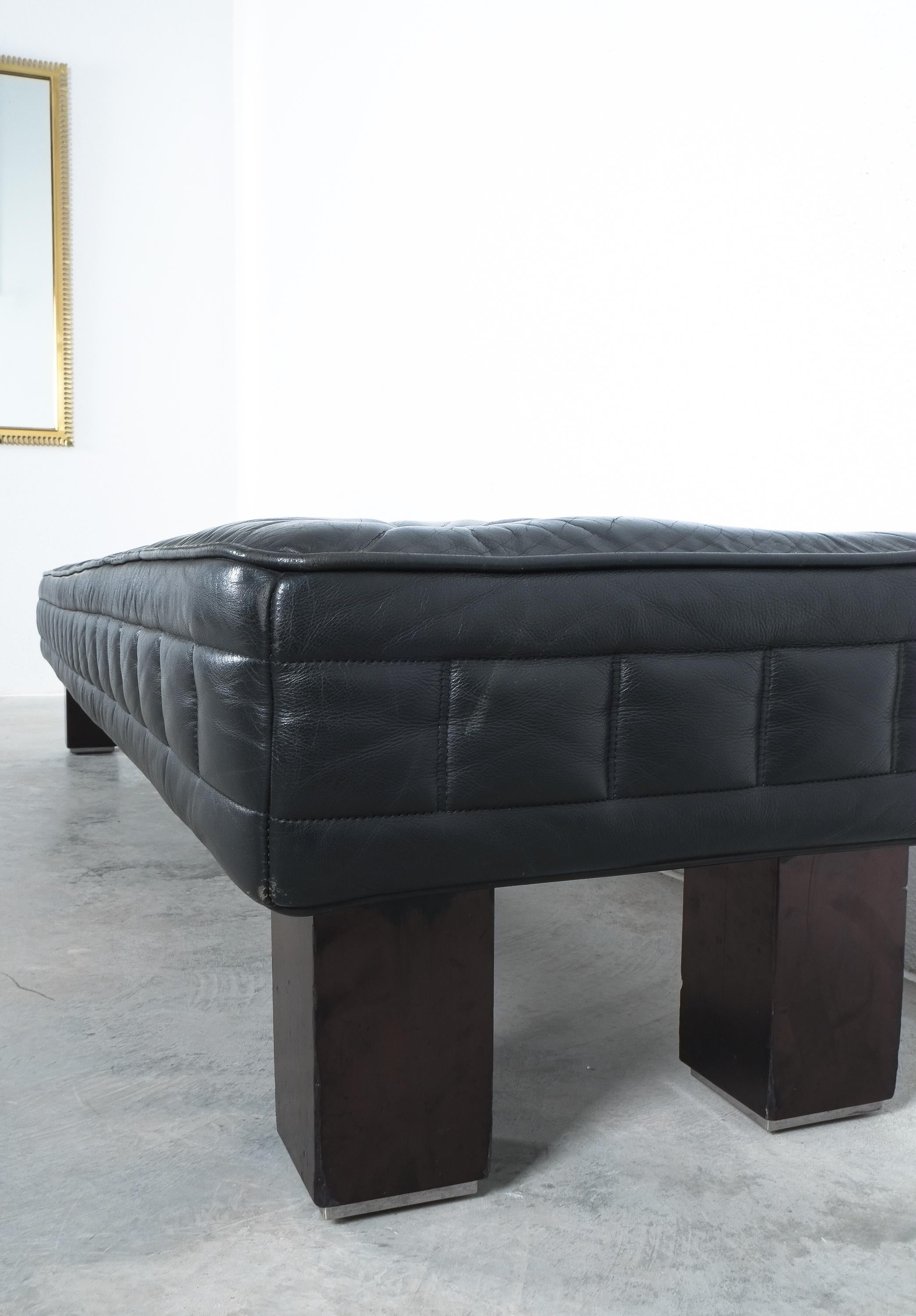 Matteo Thun Tufted Black Leather Banquettes (2 pieces) Bench Materassi, Wittmann In Good Condition For Sale In Vienna, AT