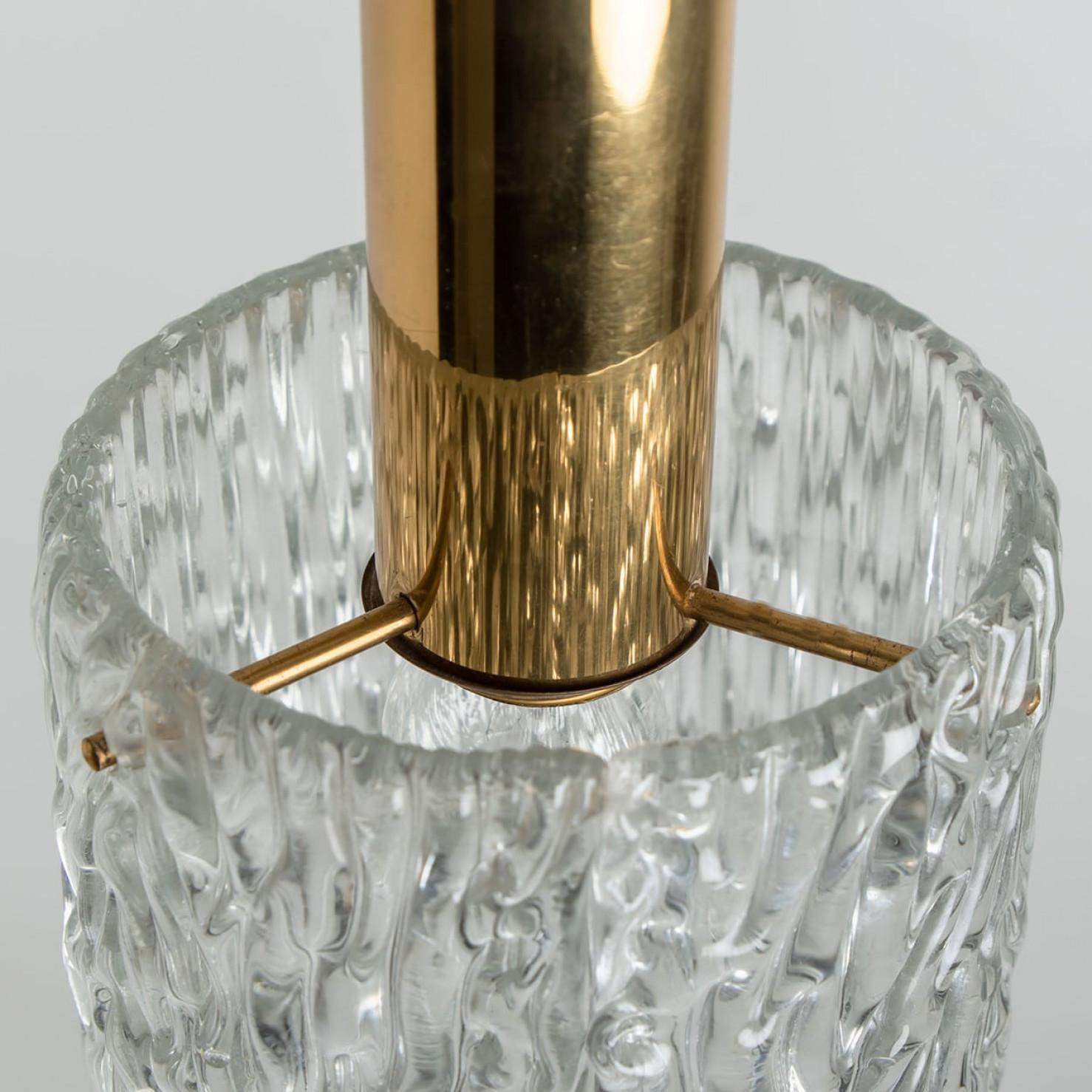 Una delle tre lampade a sospensione in vetro Wave di J.T. Kalmar, anni '60 In condizioni buone in vendita a Rijssen, NL