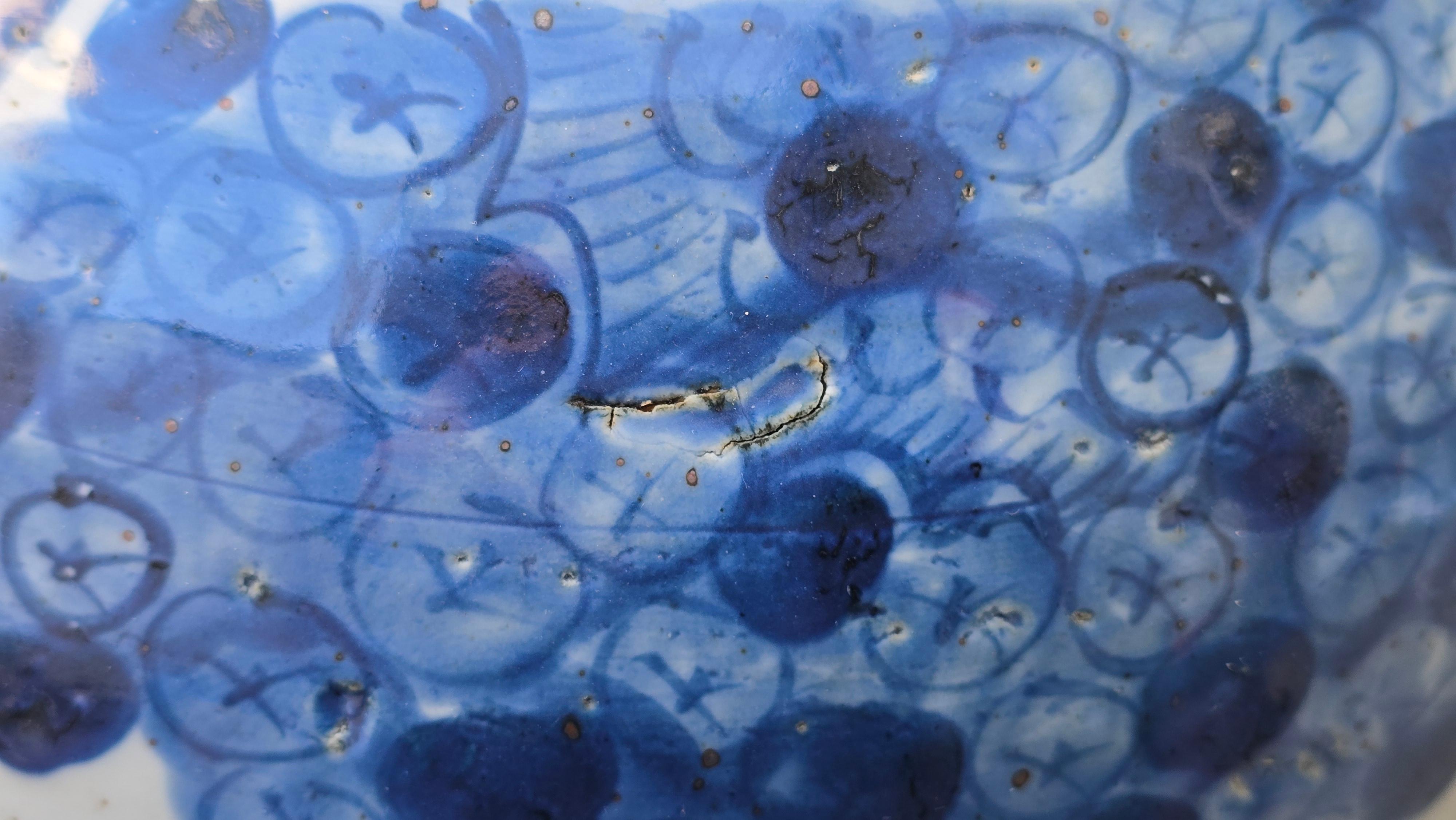 Uno dei due barattoli di zenzero figurativi in porcellana cinese smaltata con coperchio, XIX secolo in vendita 6