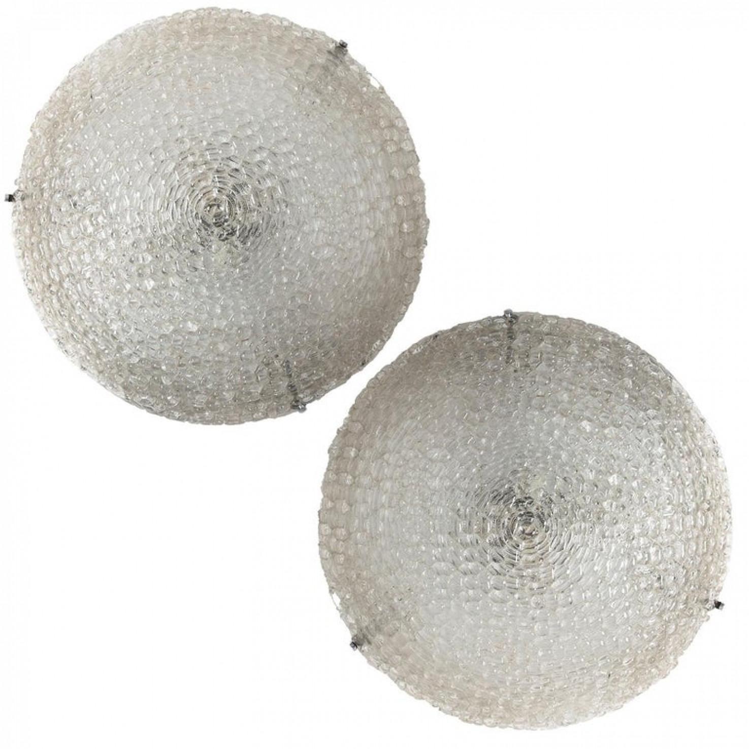 L'une des deux grandes appliques murales en verre soufflé Hillebrand, 1960 en vente 3