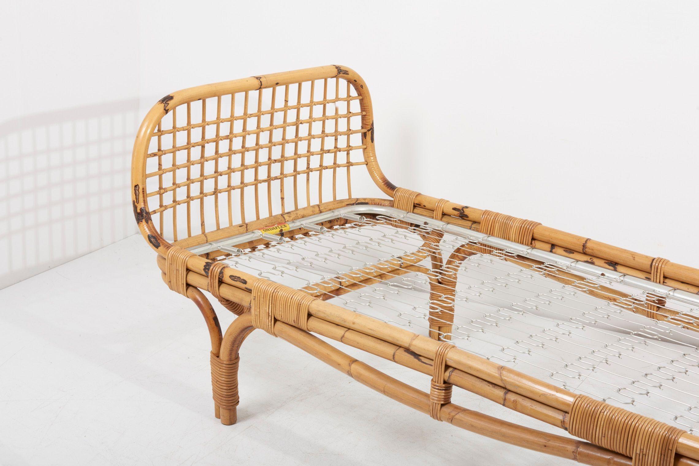 One of Two New Upholstered Daybeds by Bonacina, Italy, 1950s For Sale 5