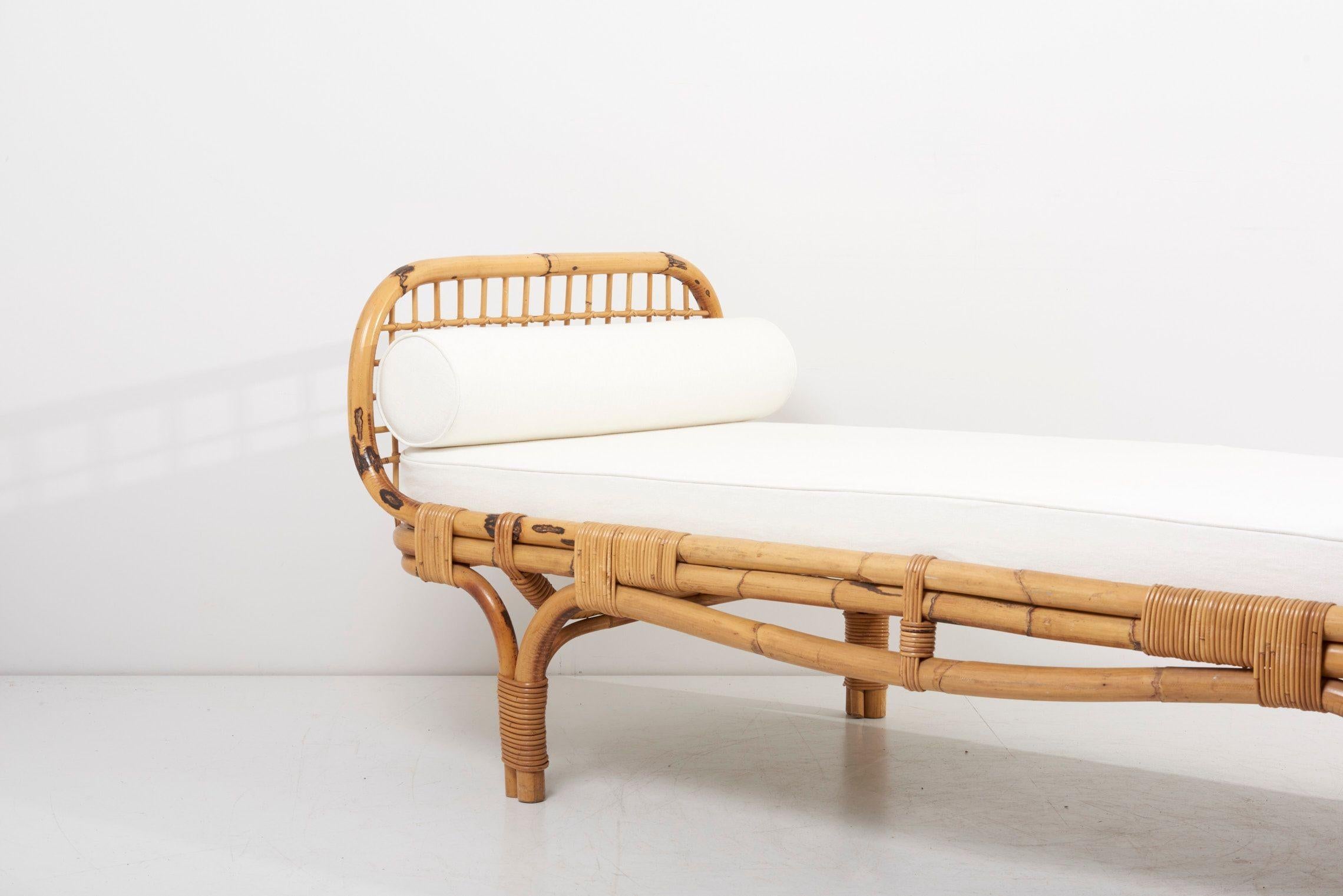 Mid-20th Century One of Two New Upholstered Daybeds by Bonacina, Italy, 1950s For Sale