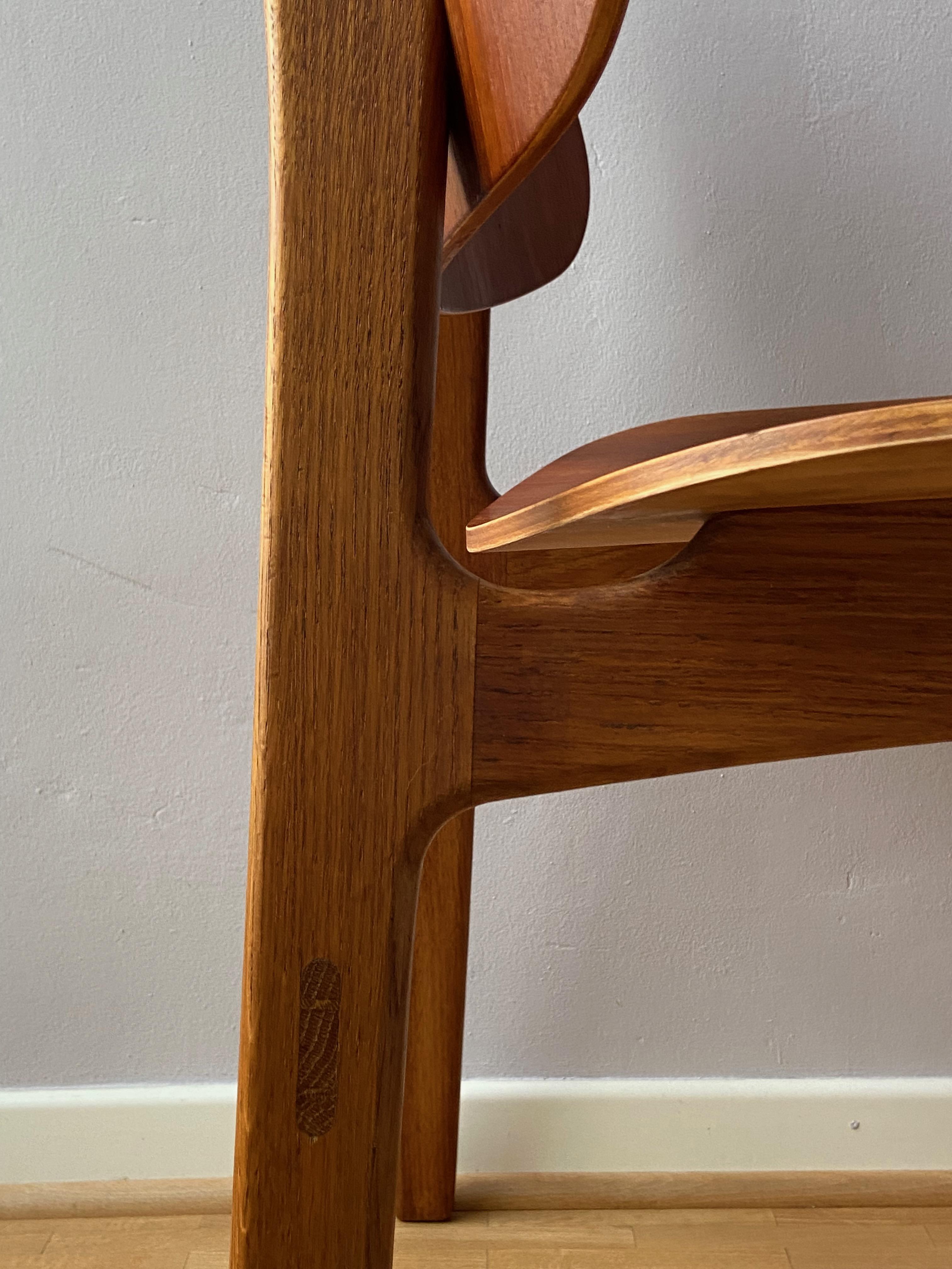 Børge Mogensen Dining chair Model 155 for Søborg Møbler Denmark 1950's Beautiful chairs designed by Borge Mogensen in 1949 for Soborg Denmark. 
The Model 155 has a solid oak wood frame and teak plywood seat and backrest. Very nice combination from