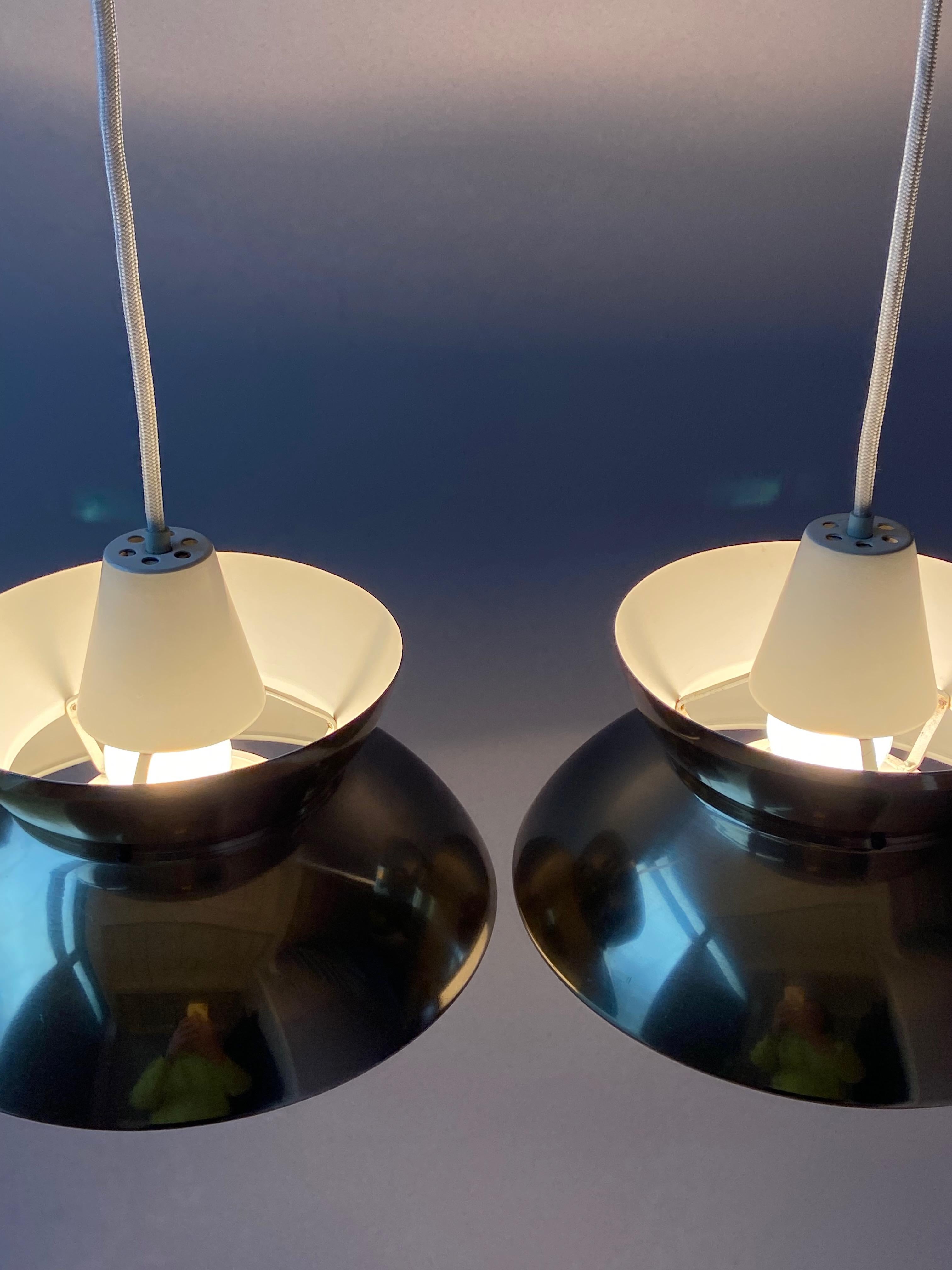 One Vintage Doo-Wop Pendant Lamp by Louis Poulsen, Denmark 3