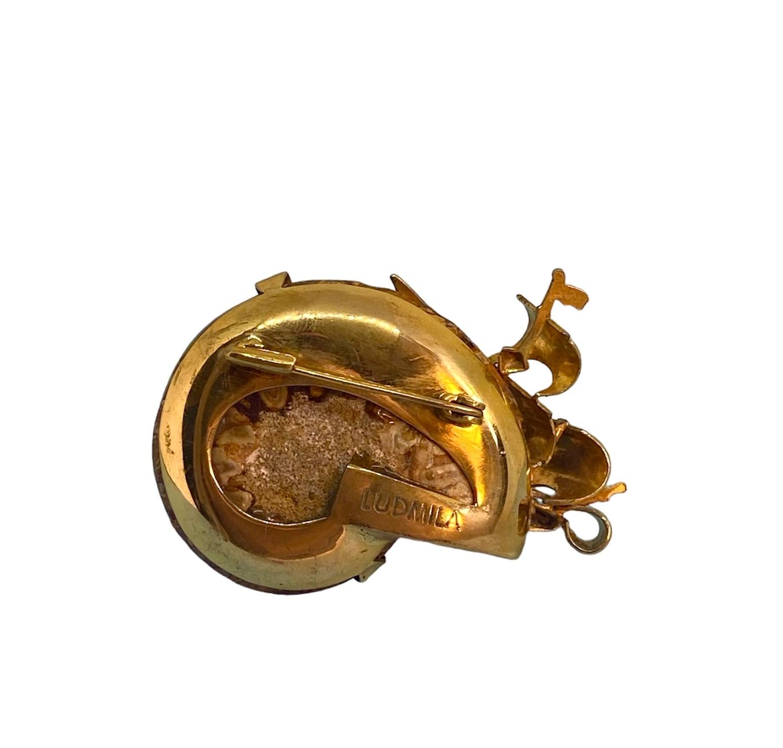 Einzigartige Brosche Handgefertigt & hoch Upcycling Fossil vergoldete Bronze Vintage Perle Vintage Perle im Zustand „Neu“ im Angebot in ZARAGOZA, ES