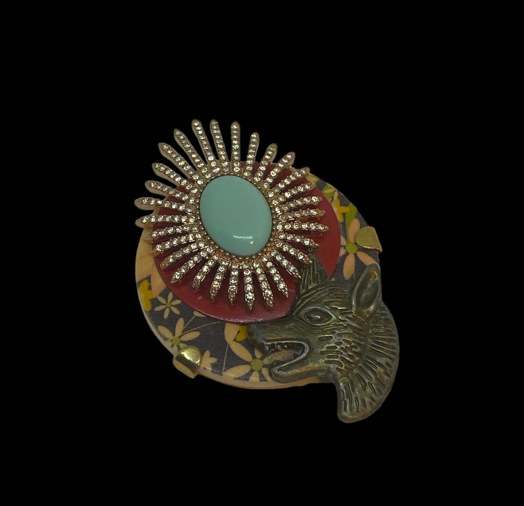 Women's One Off Brooch. High Upcycling. Gold Plated Bronze, Resin & Vintage Elements. For Sale