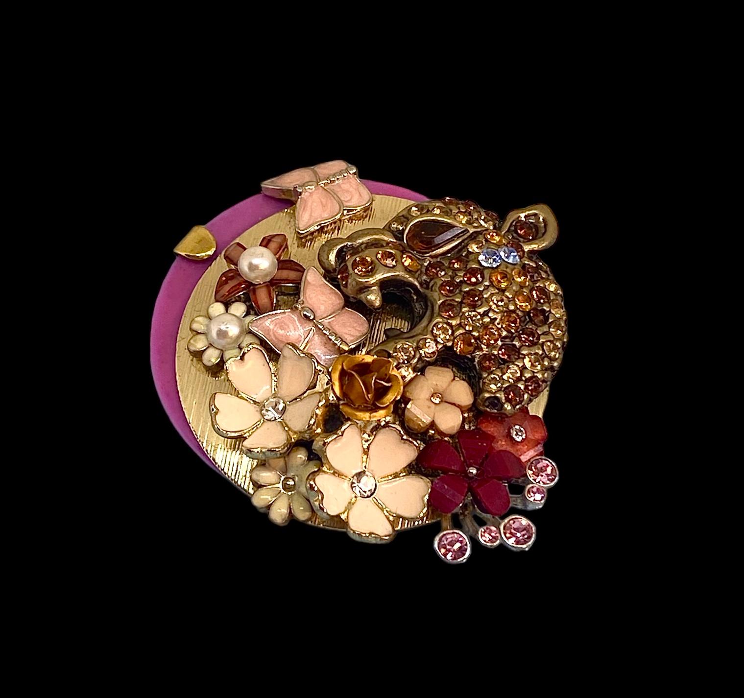 Women's One Off Brooch. High Upcycling. Gold Plated Bronze & Vintage Elements. For Sale