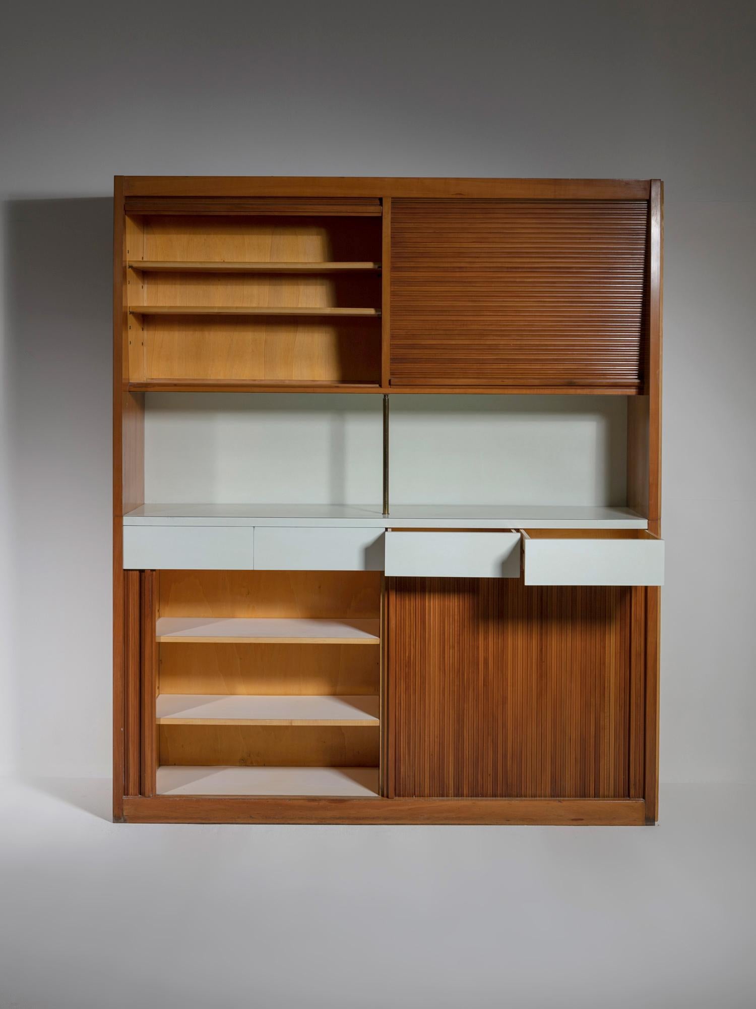 One Off Capable Storage Piece Manufactured by Osvaldo Borsani, Italy, 1950s In Good Condition For Sale In Milan, IT