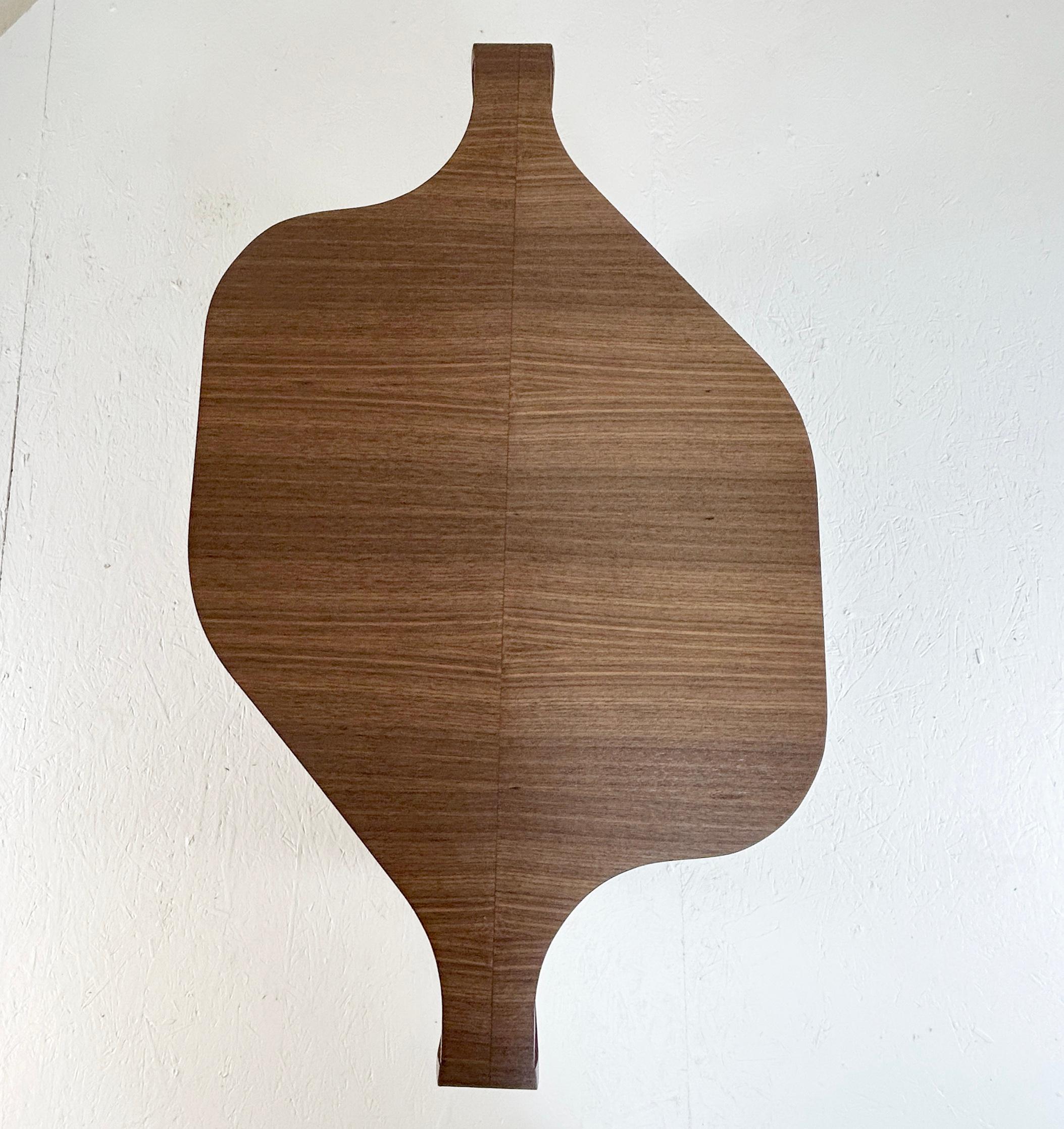 One off Table de salle à manger ovale en noyer radial en vente 3