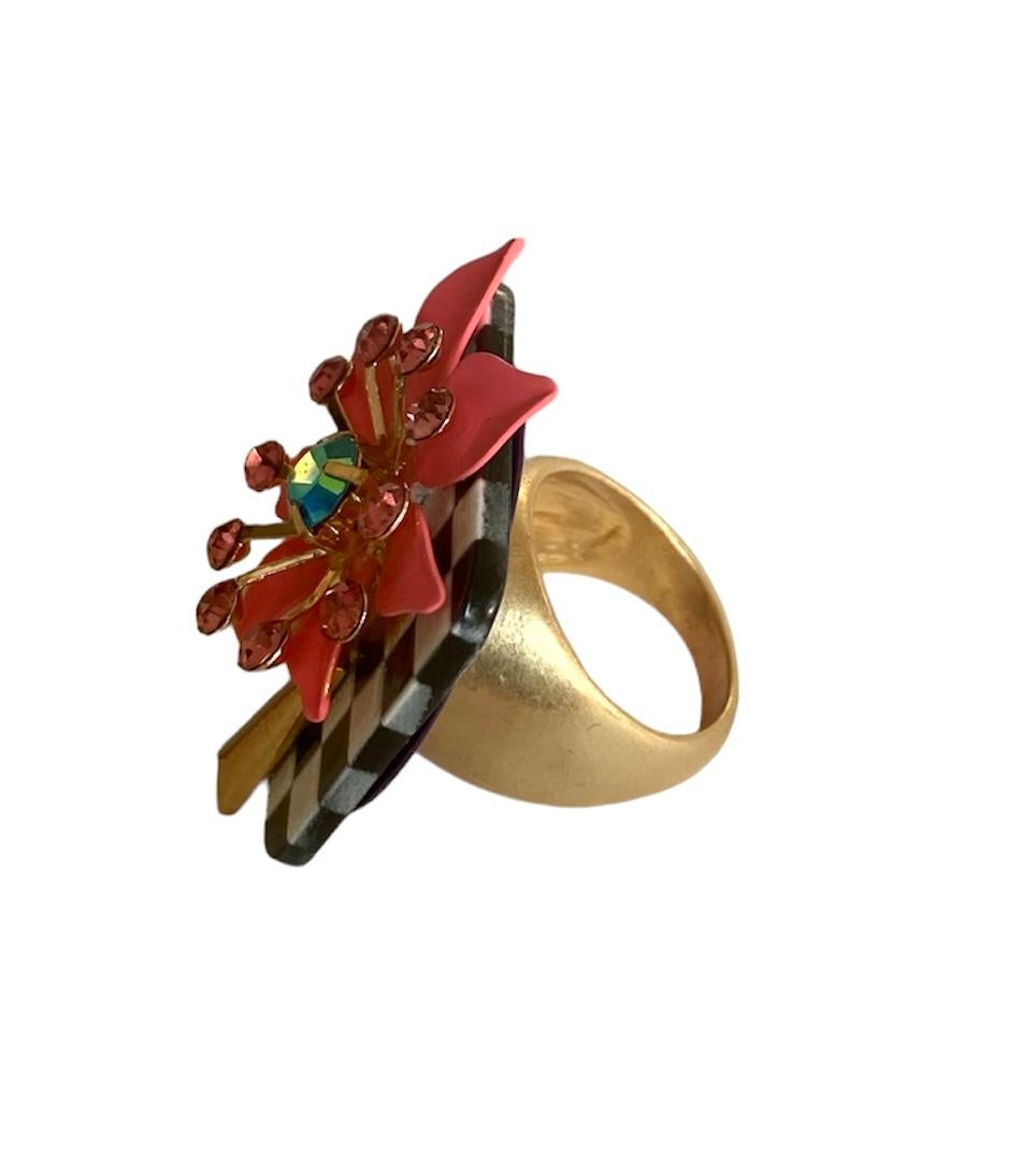 da uomo o donna Anello unico. Handmade & High Upcycling. Bronzo, resina ed elementi vintage. 18 mm. in vendita