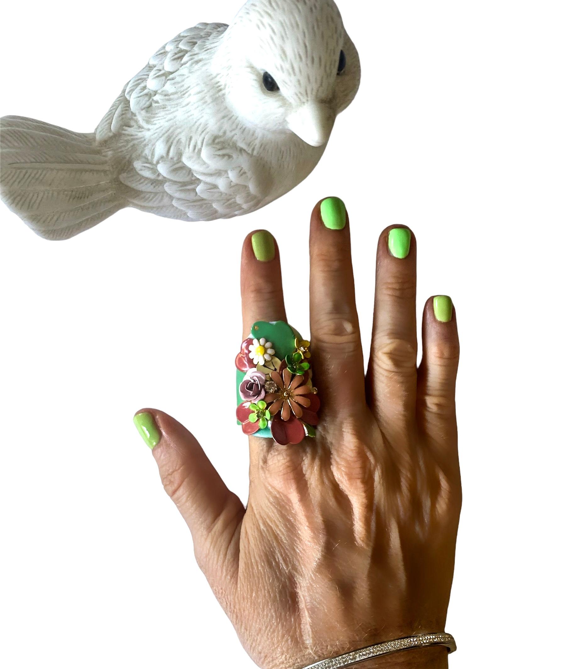One Off Ring. Handmade & High Upcycling. Resin, Crystal & Vintage Pieces. 20mm. For Sale 7