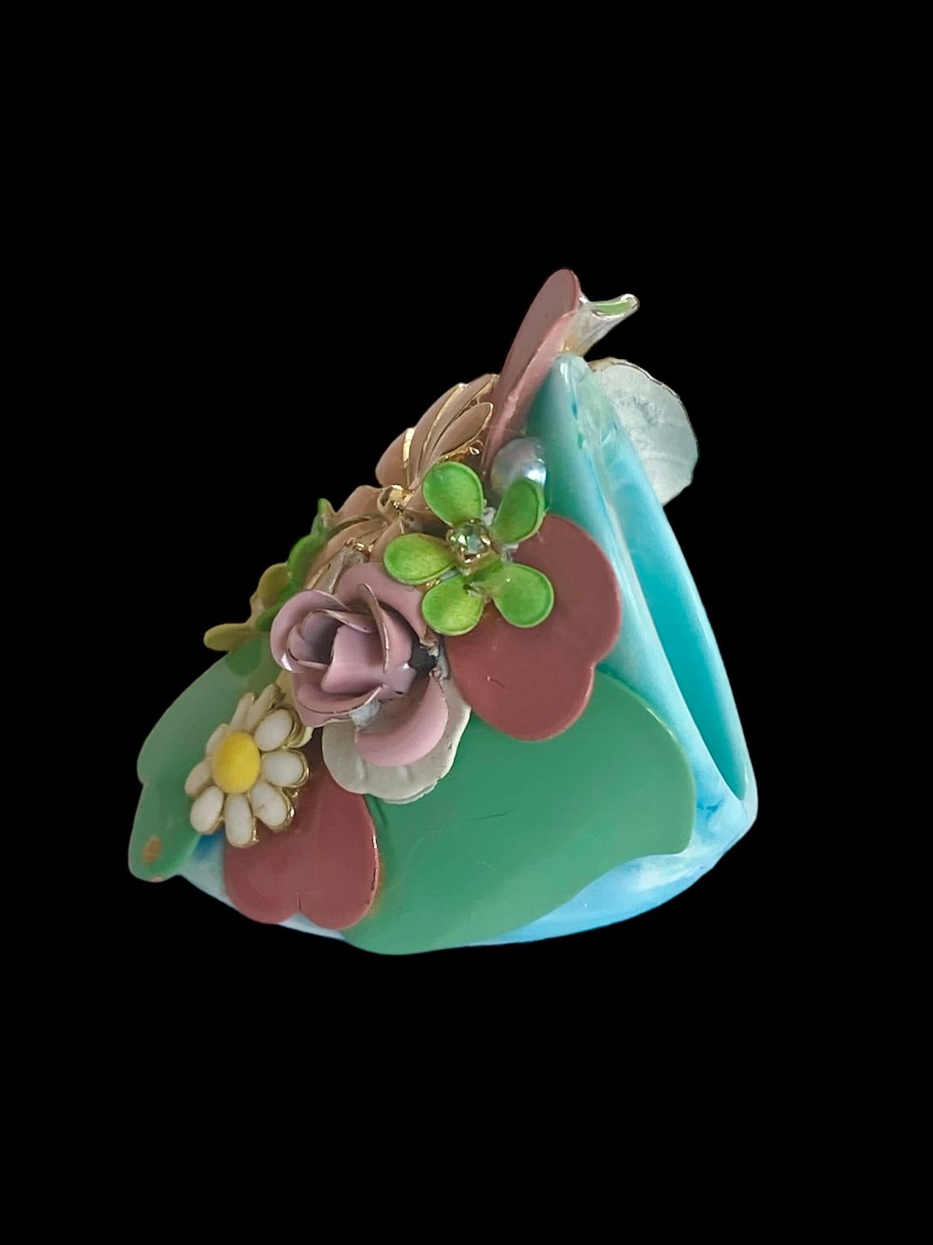 One Off Ring. Handmade & High Upcycling. Resin, Crystal & Vintage Pieces. 20mm. For Sale 3
