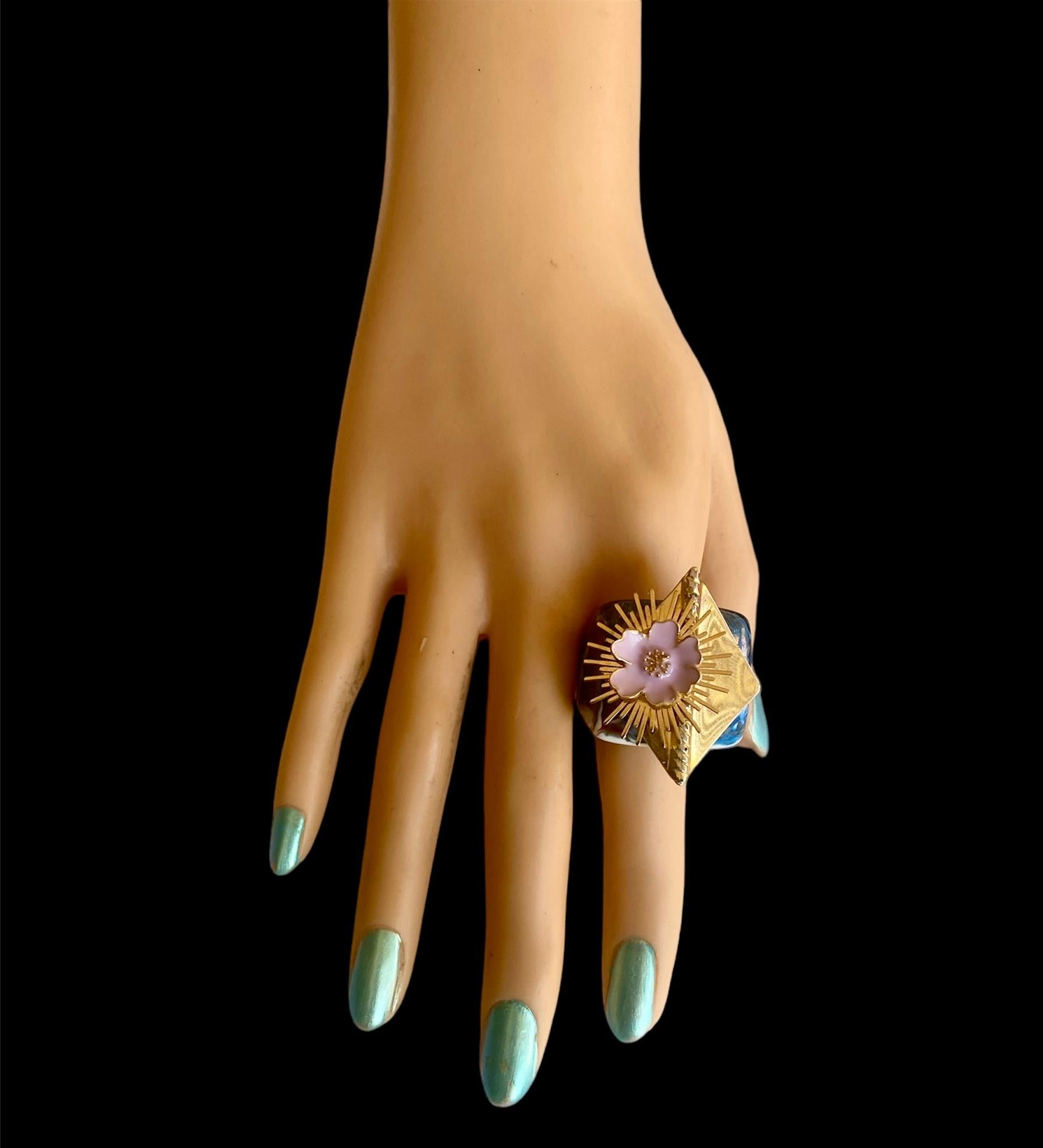 One Off Ring. Handmade & High Upcycling. Resin, Crystal & Vintage Pieces. 18mm. For Sale 6