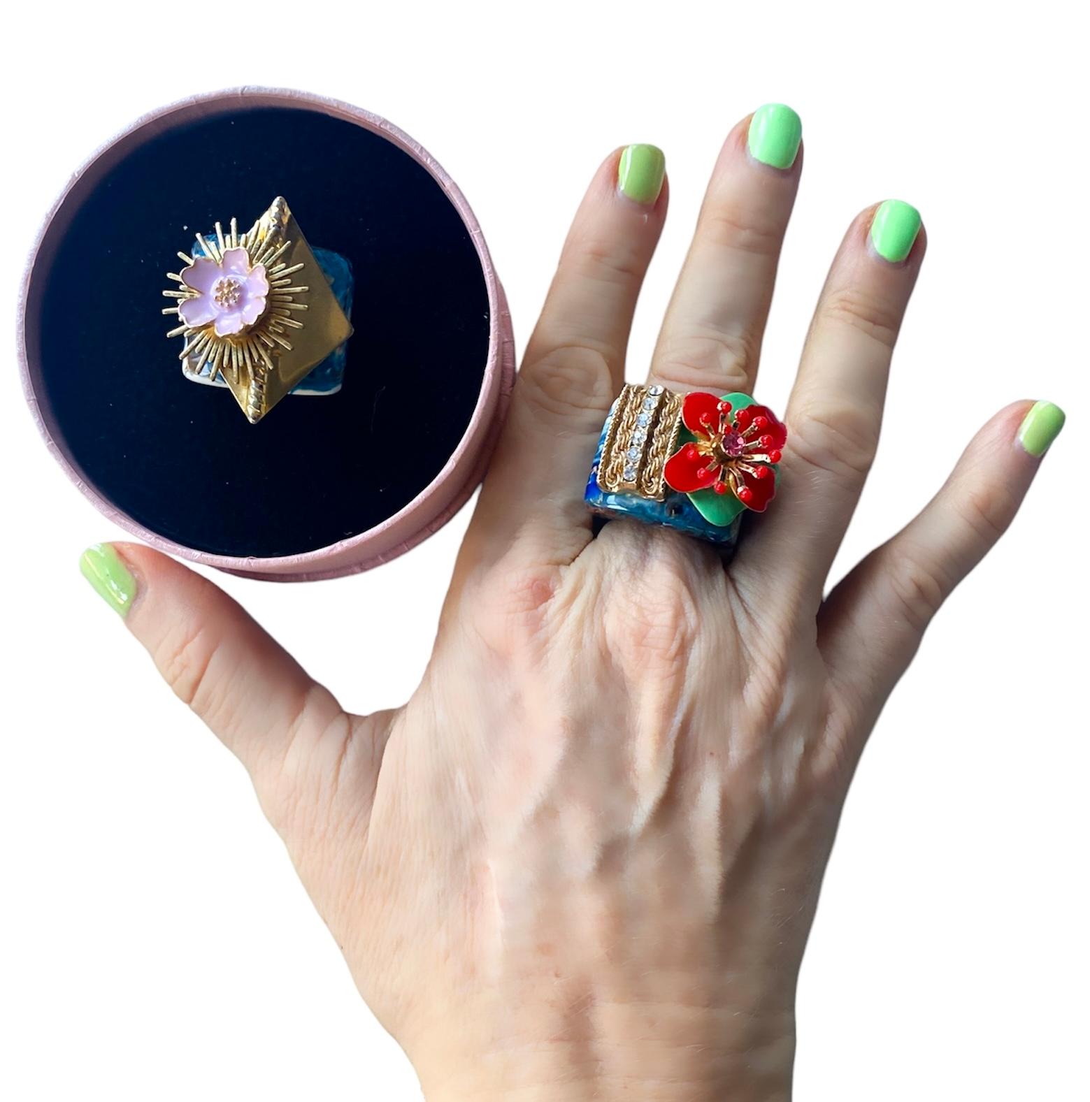 One Off Ring. Handmade & High Upcycling. Resin, Crystal & Vintage Pieces. 18mm. For Sale 7