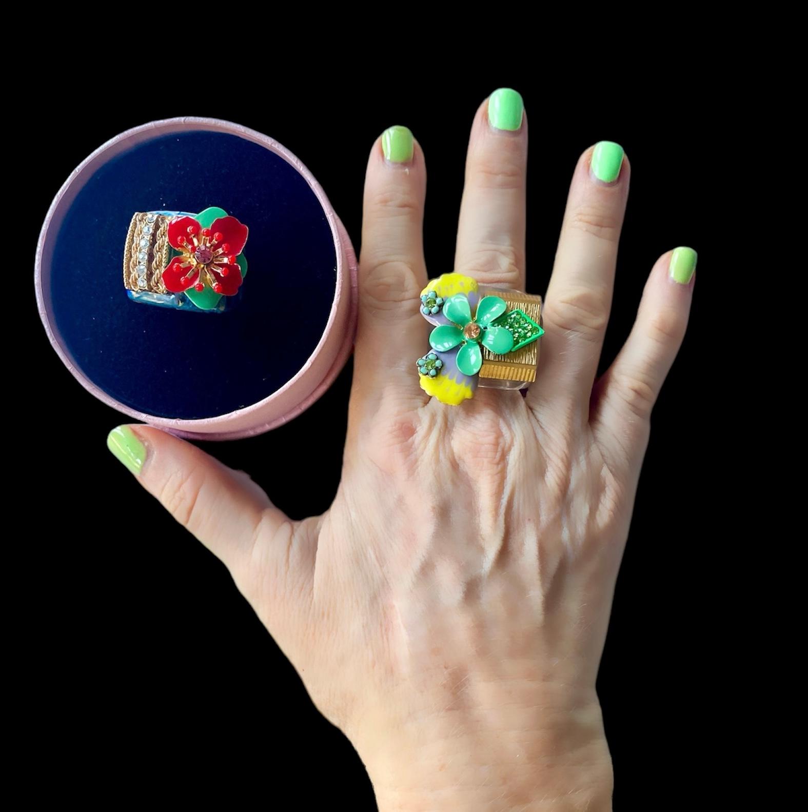 Anello unico. Handmade & High Upcycling. Pezzi in resina, cristallo e vintage. 18 mm. in vendita 6