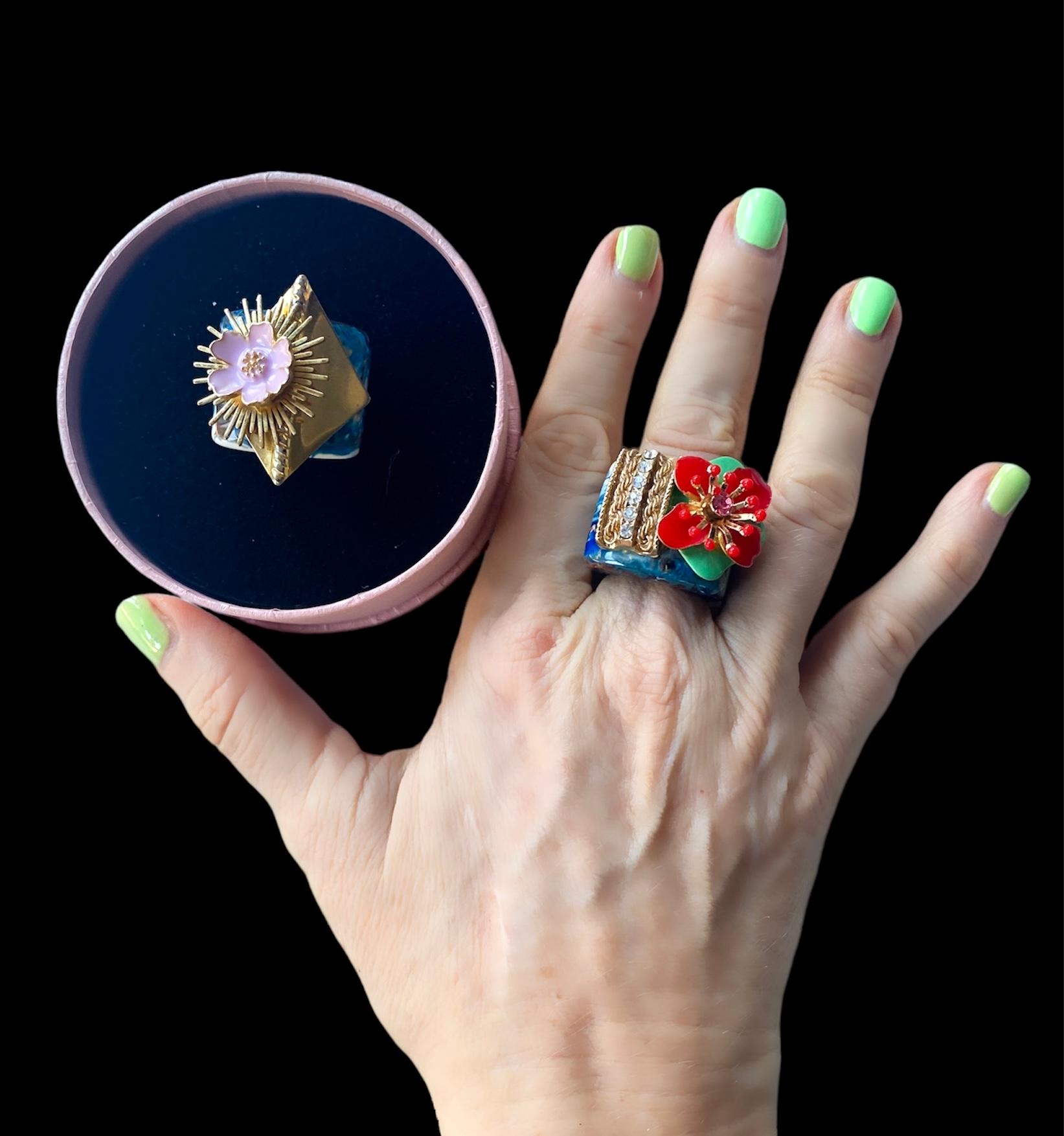 One Off Ring. Handmade & High Upcycling. Resin, Crystal & Vintage Pieces. 18mm. For Sale 8