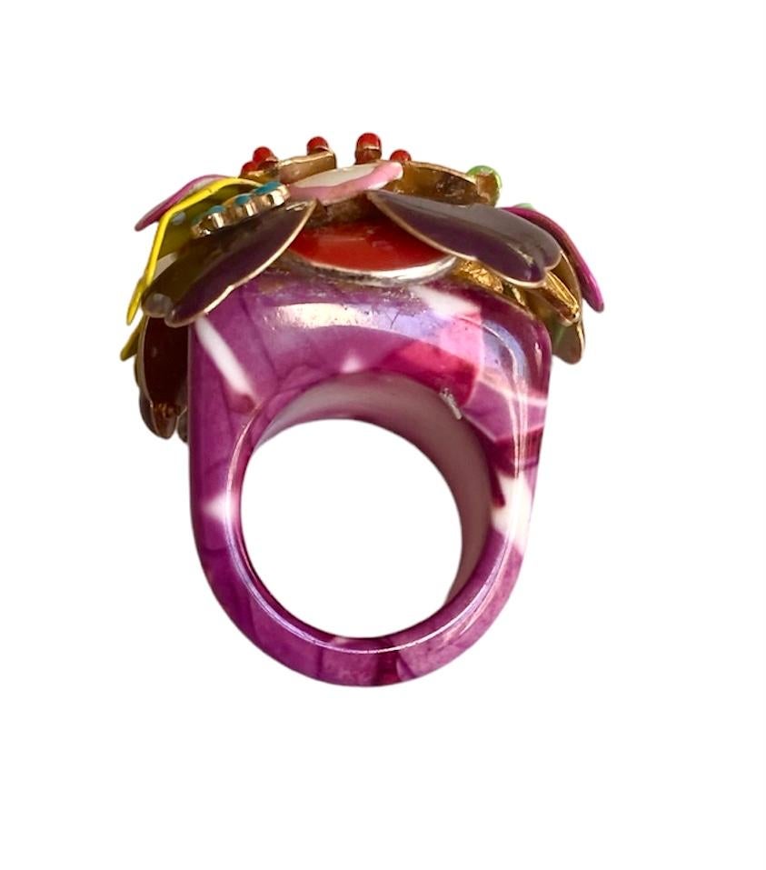 Donna Anello unico. Handmade & High Upcycling. Pezzi in resina, cristallo e vintage. 18 mm. in vendita