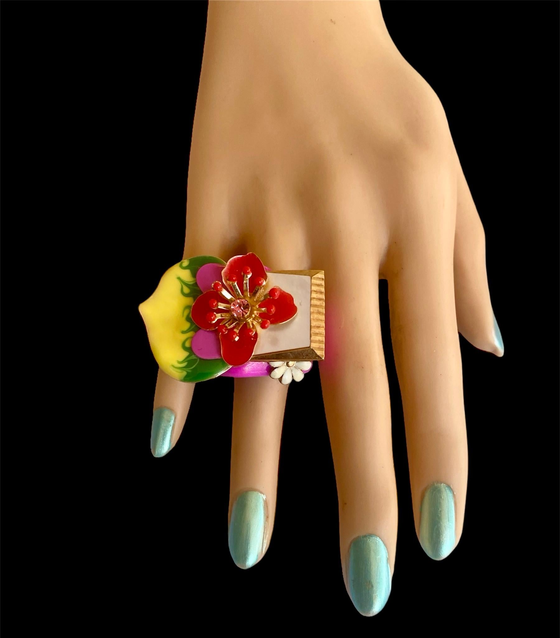 Anello unico. Handmade & High Upcycling. Pezzi in resina, cristallo e vintage. 18 mm. in vendita 1