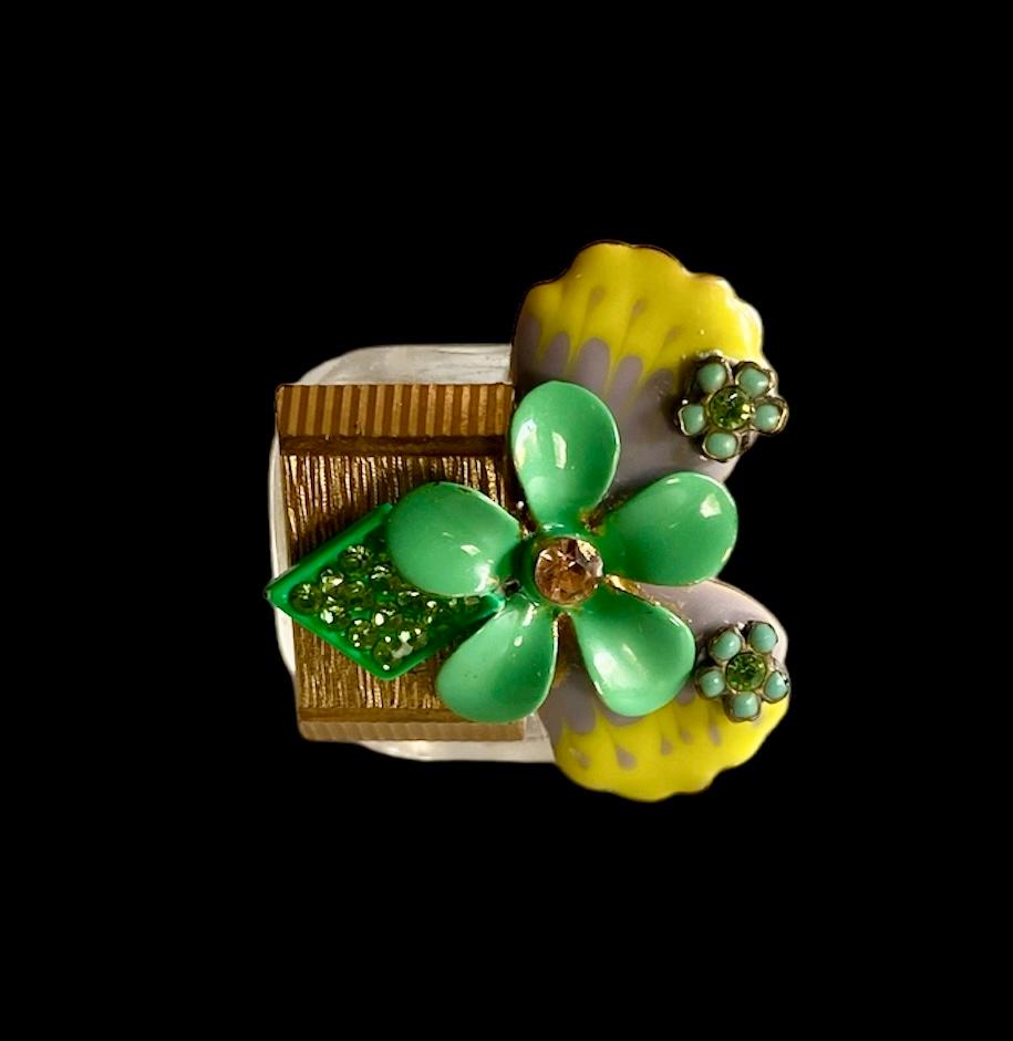Anello unico. Handmade & High Upcycling. Pezzi in resina, cristallo e vintage. 18 mm. in vendita 2