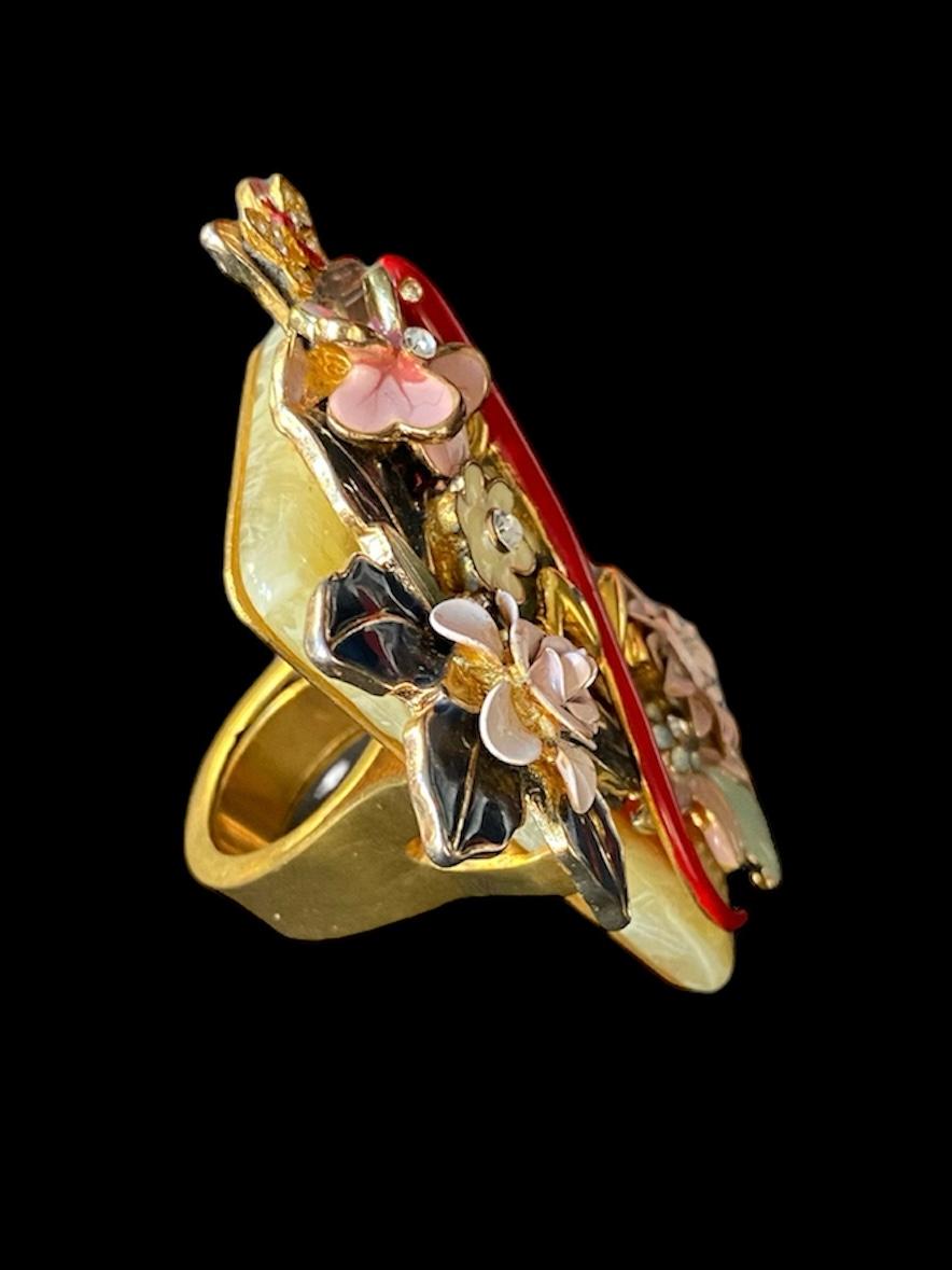 Anillo Único. High Upcycling. Cuarzo, bronce chapado en oro y elementos vintage. en venta 4