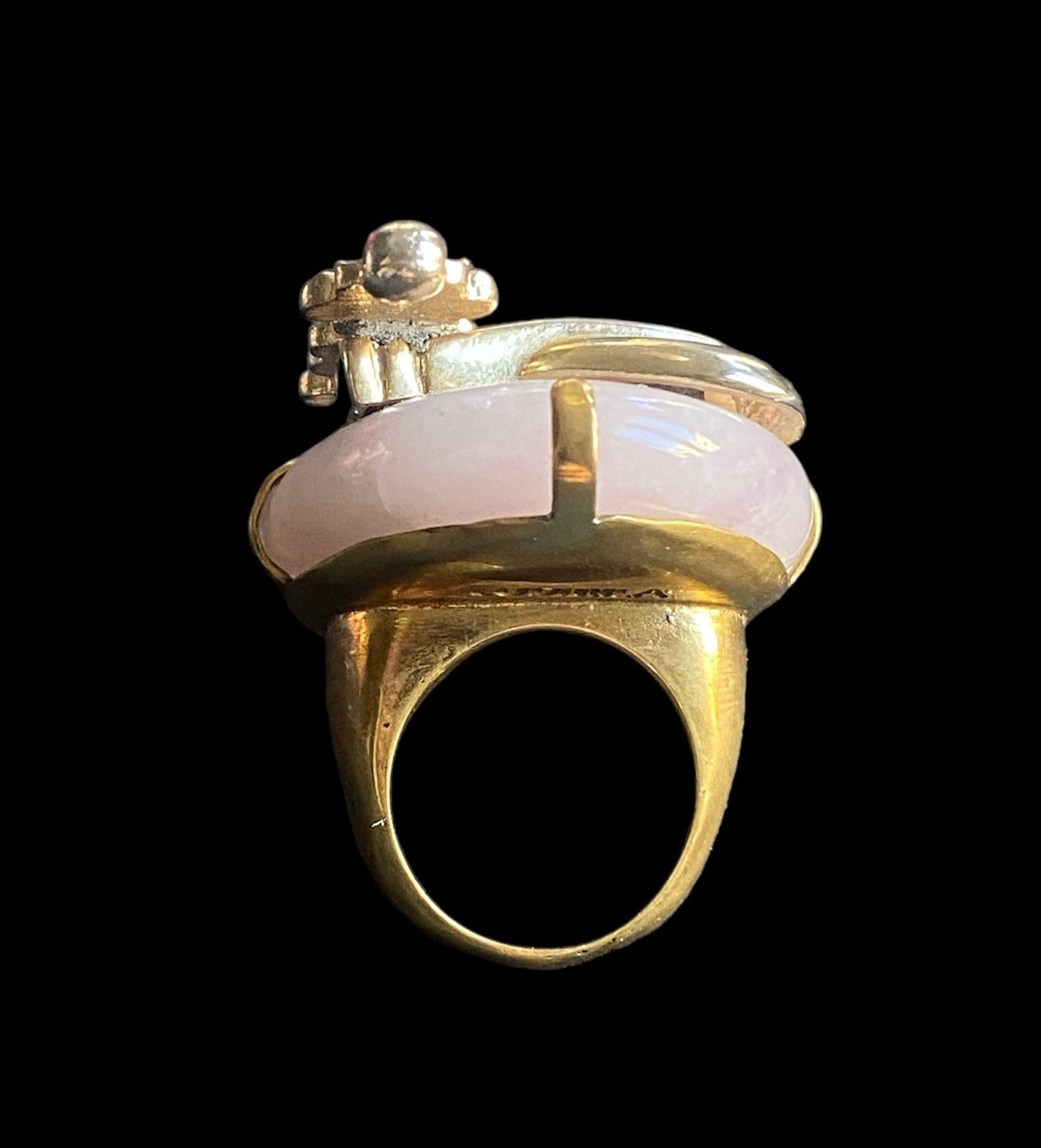 Anillo Único. High Upcycling. Cuarzo, bronce chapado en oro y elementos vintage. en venta 6